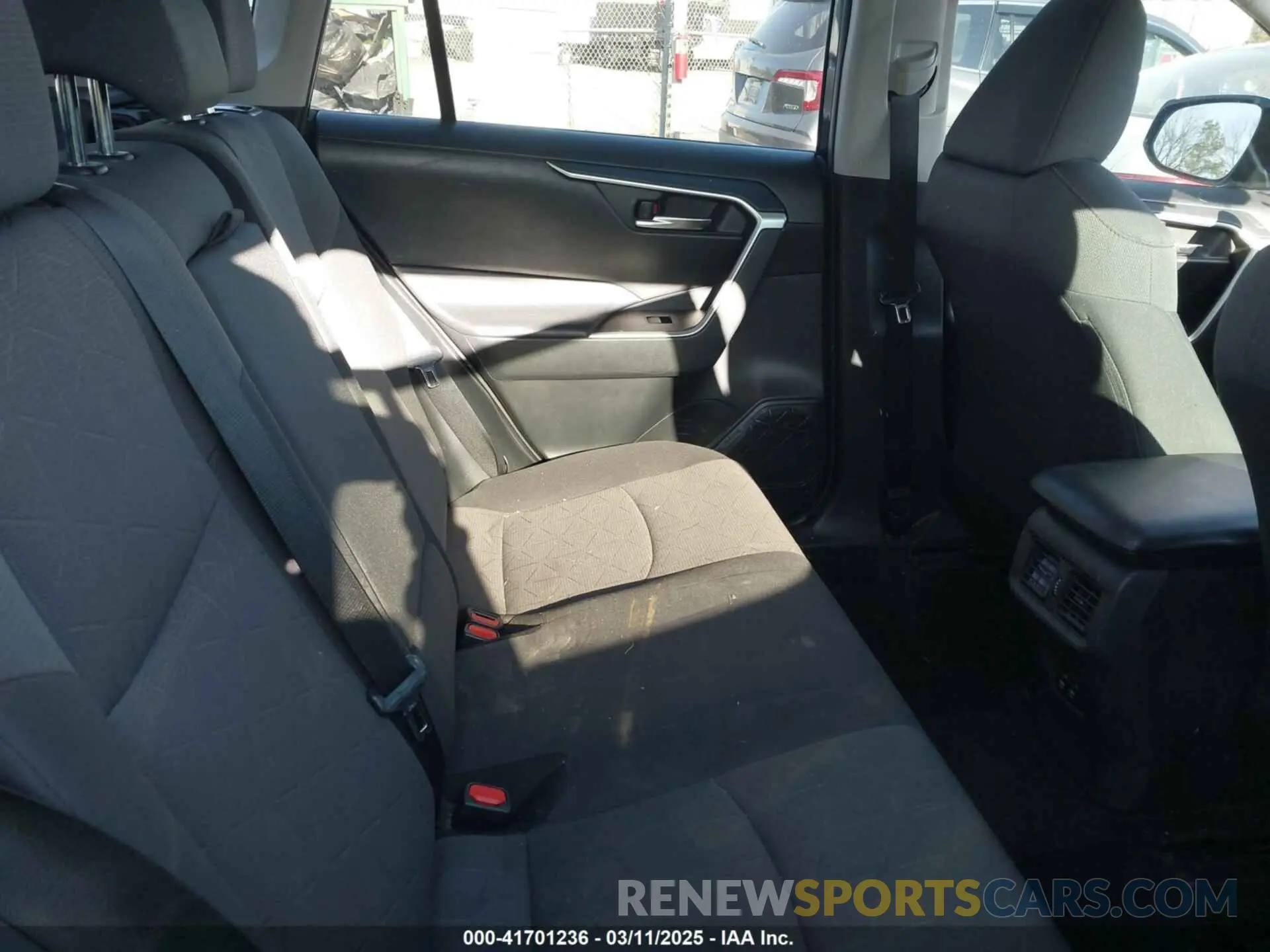 8 Photograph of a damaged car 2T3W1RFV3KC002372 TOYOTA RAV4 2019