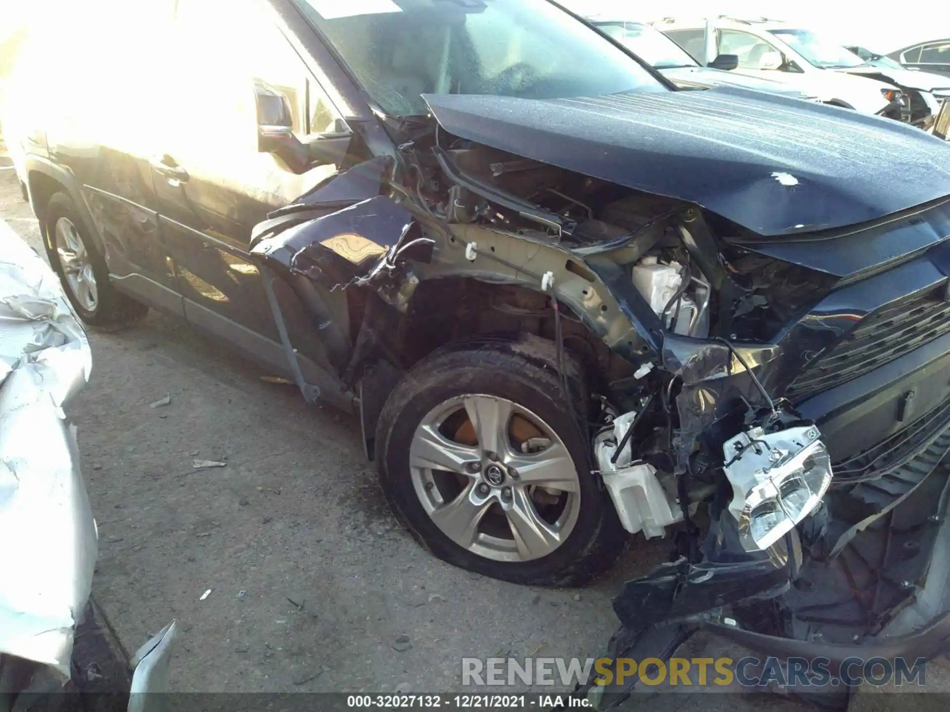 1 Photograph of a damaged car 2T3W1RFV3KC014781 TOYOTA RAV4 2019