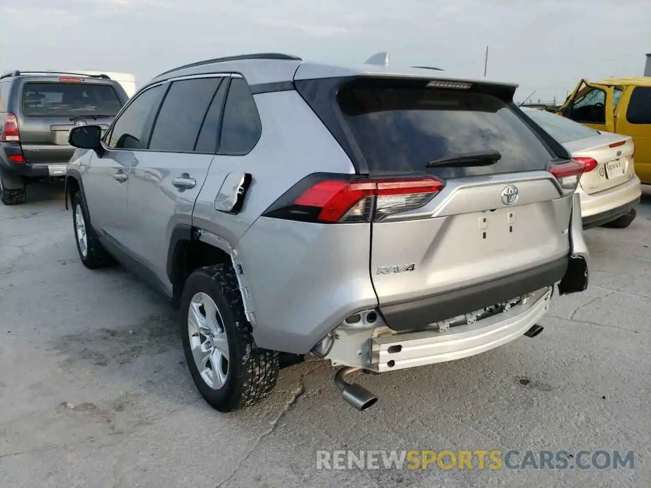 3 Photograph of a damaged car 2T3W1RFV3KC030771 TOYOTA RAV4 2019