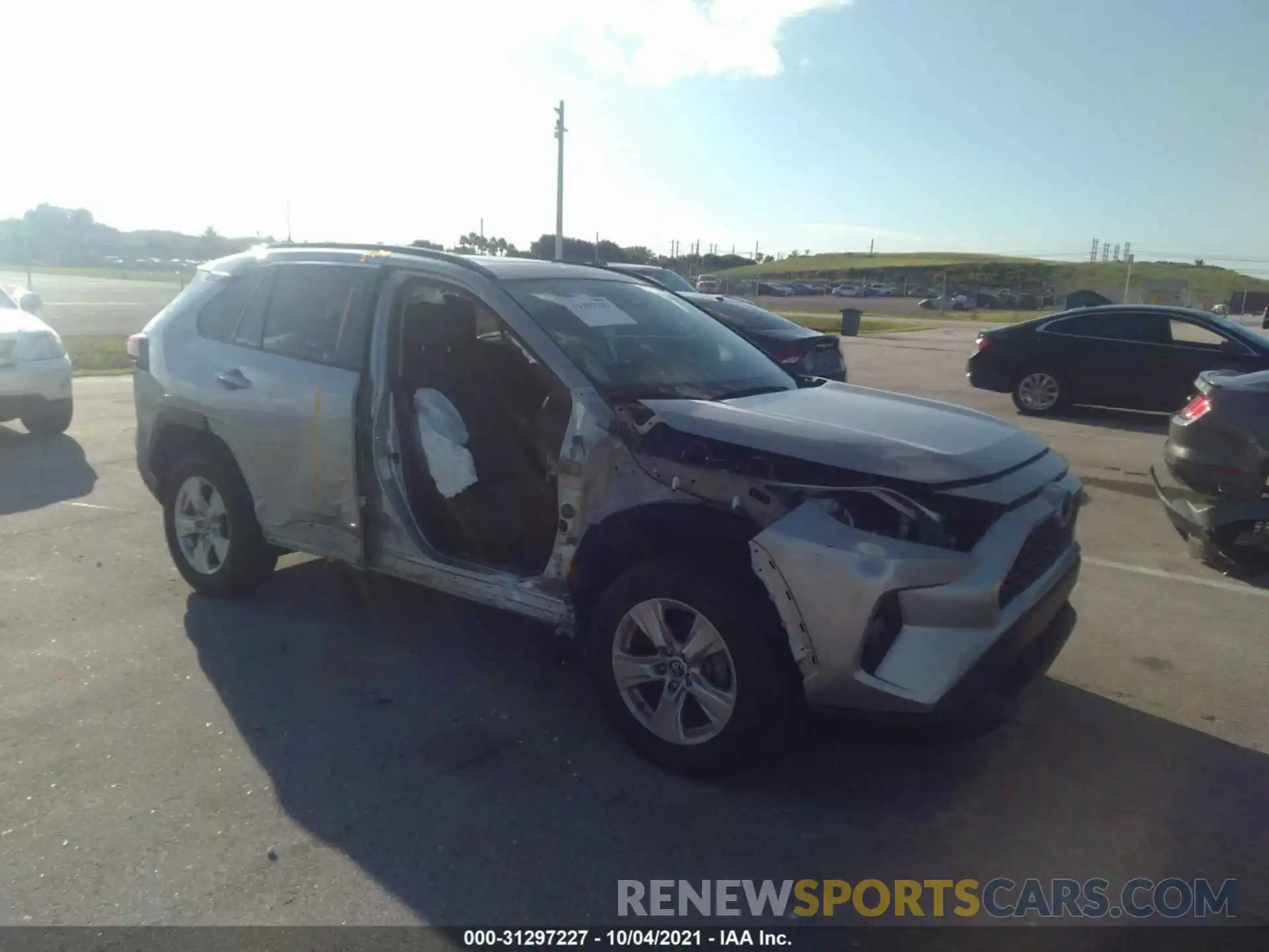 1 Photograph of a damaged car 2T3W1RFV3KW003035 TOYOTA RAV4 2019