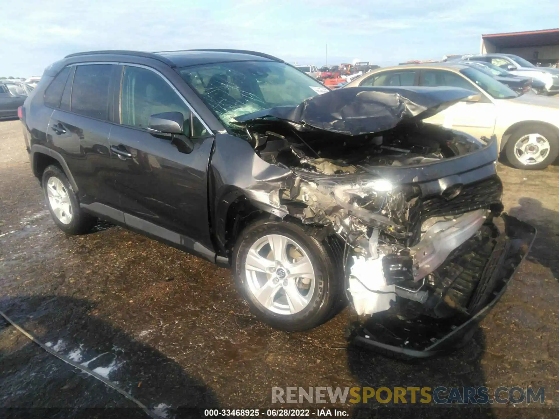 1 Photograph of a damaged car 2T3W1RFV3KW003231 TOYOTA RAV4 2019