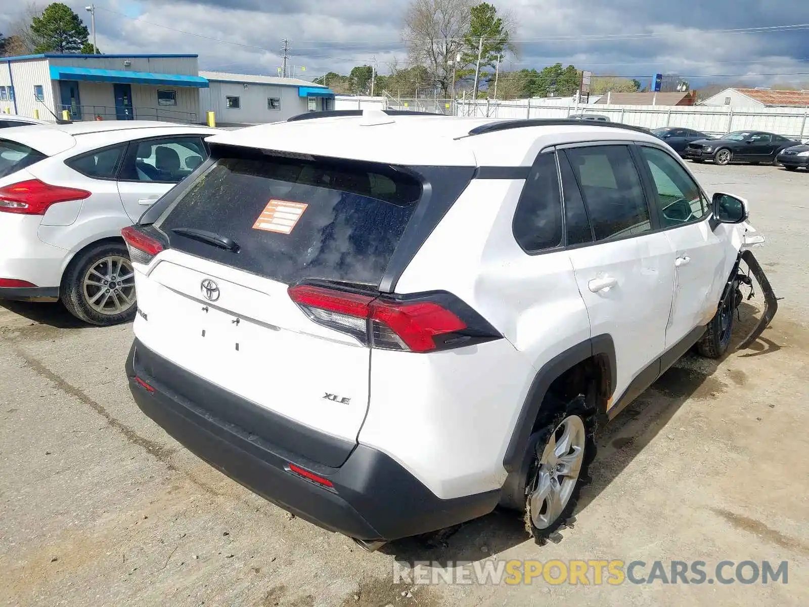 4 Photograph of a damaged car 2T3W1RFV3KW013158 TOYOTA RAV4 2019