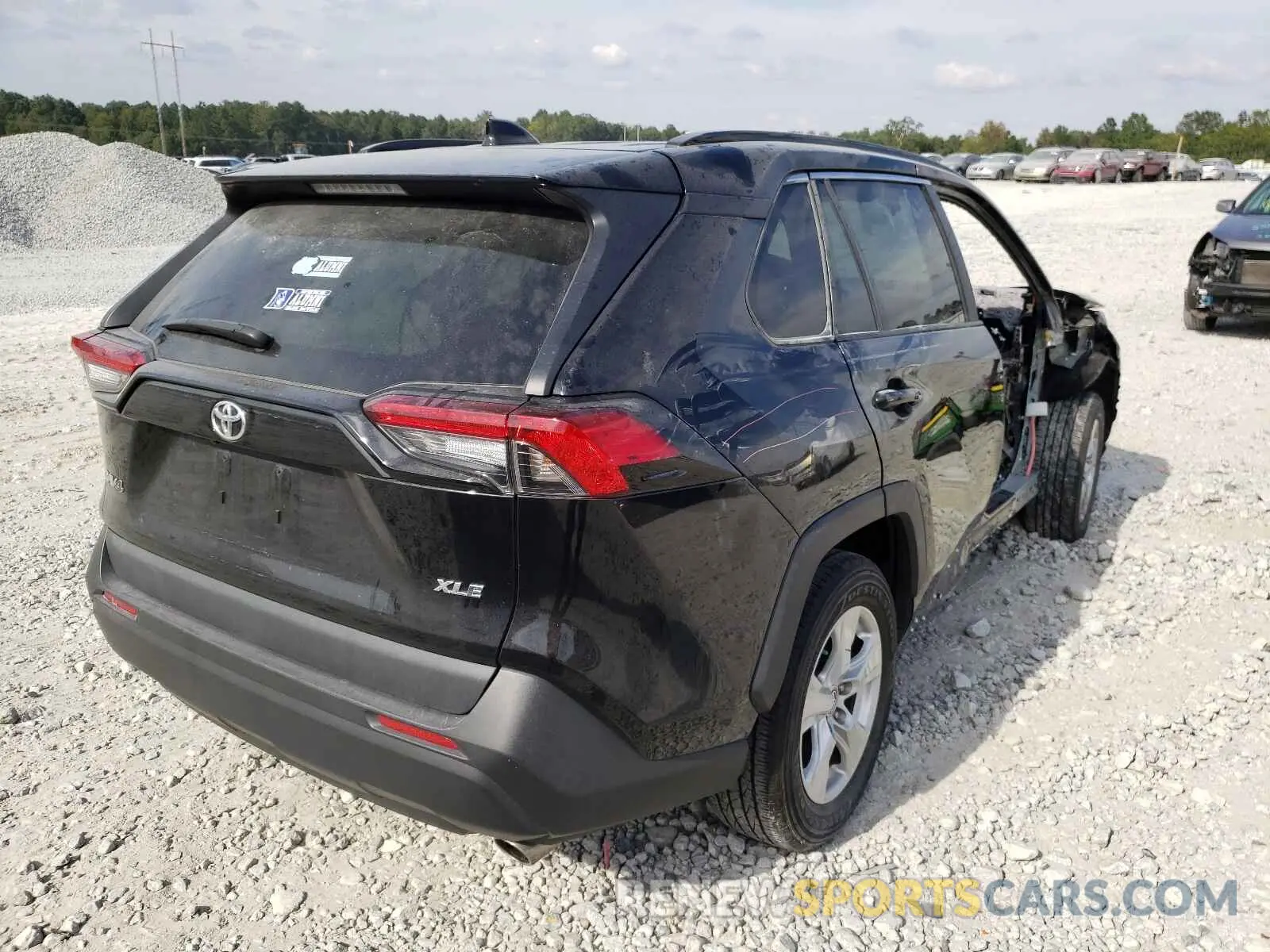 4 Photograph of a damaged car 2T3W1RFV3KW013175 TOYOTA RAV4 2019