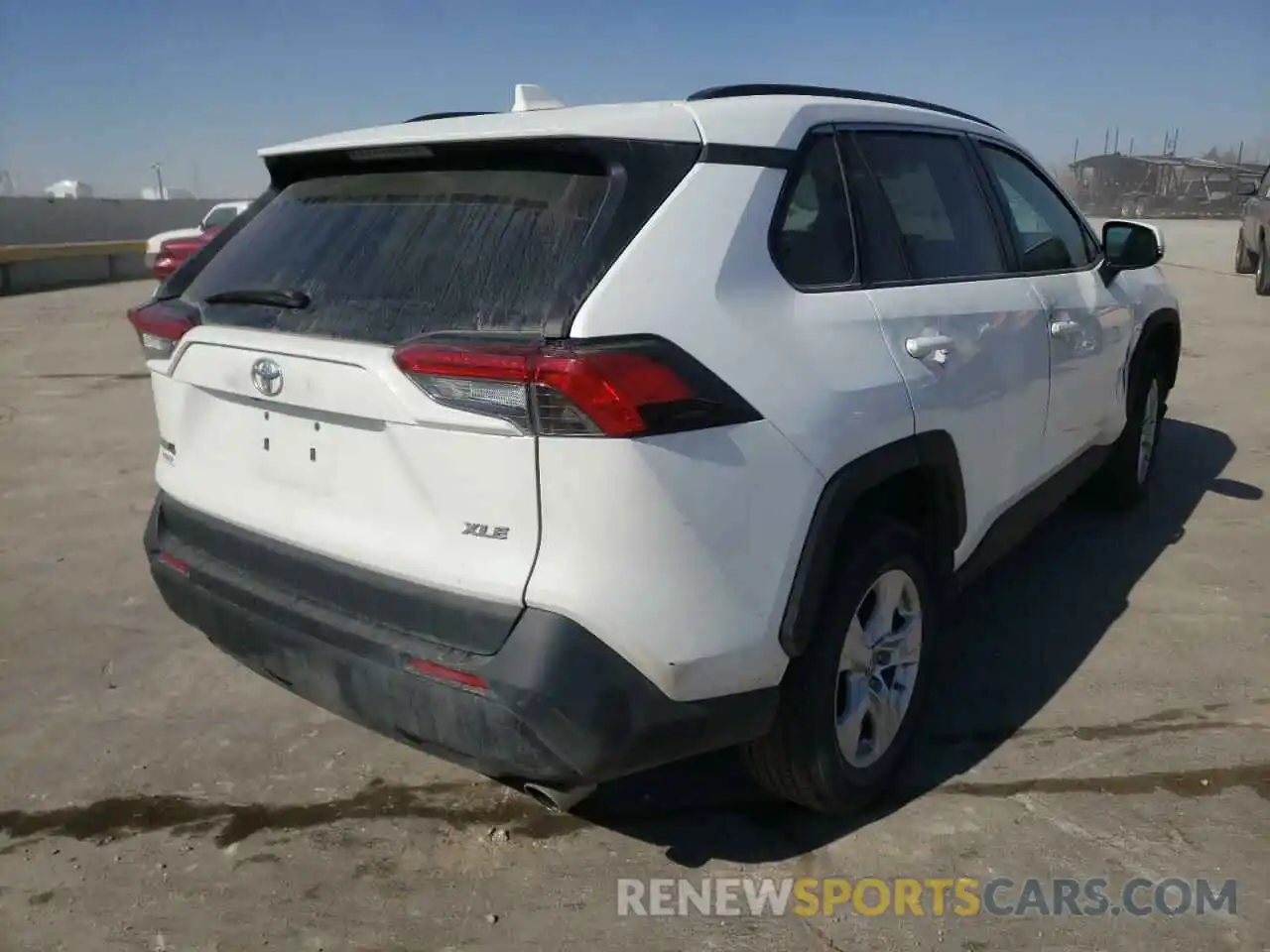 4 Photograph of a damaged car 2T3W1RFV3KW015587 TOYOTA RAV4 2019