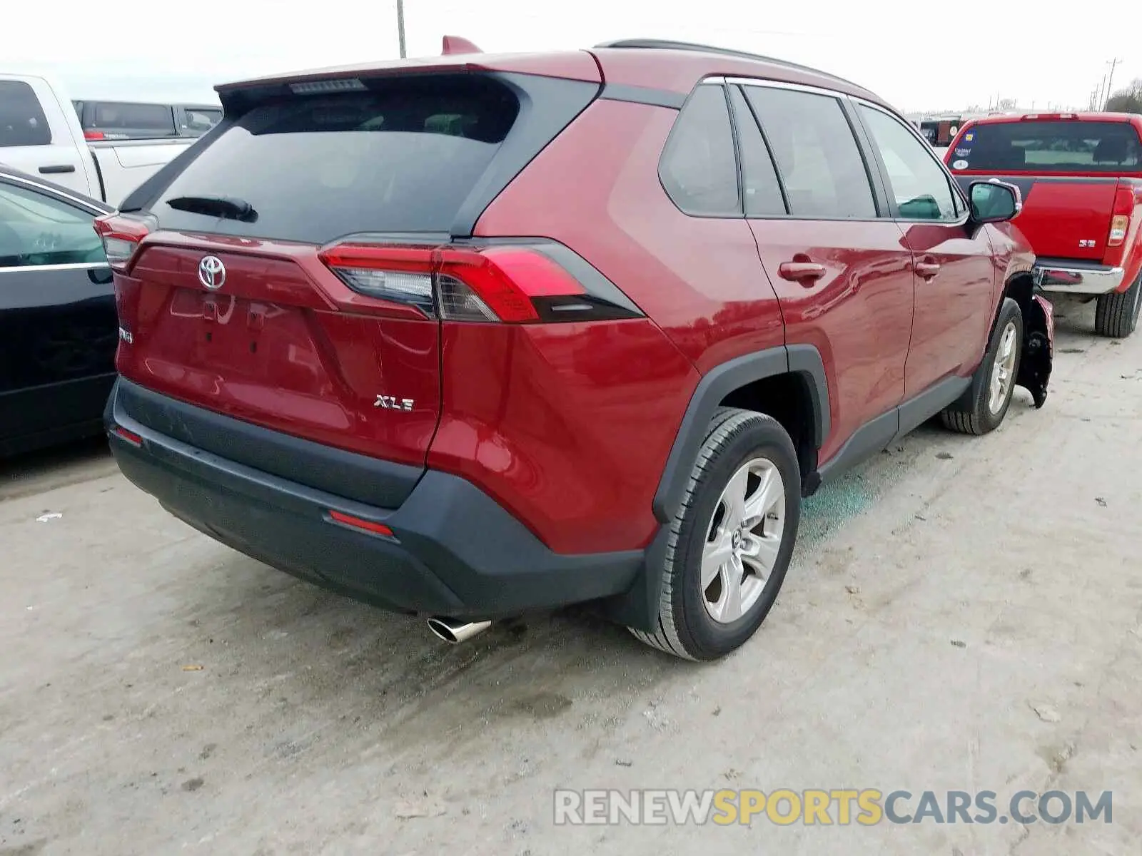 4 Photograph of a damaged car 2T3W1RFV3KW019316 TOYOTA RAV4 2019