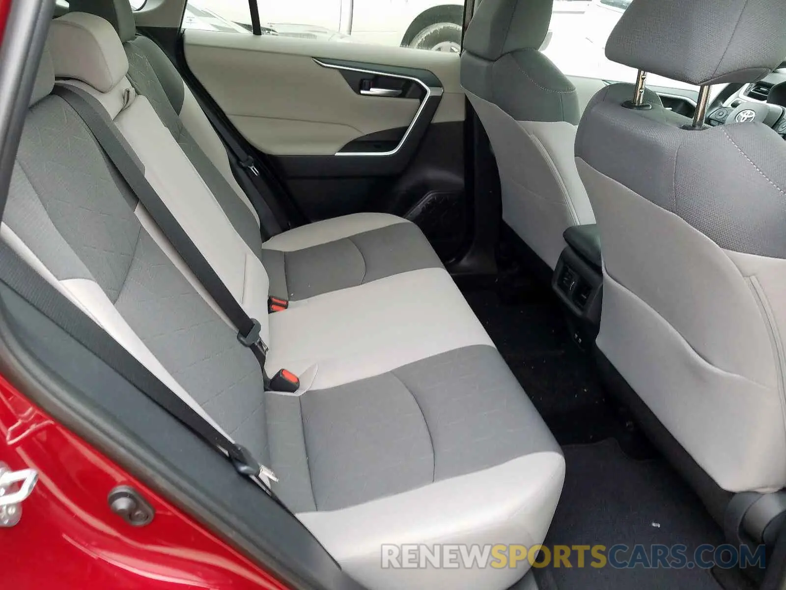6 Photograph of a damaged car 2T3W1RFV3KW019316 TOYOTA RAV4 2019