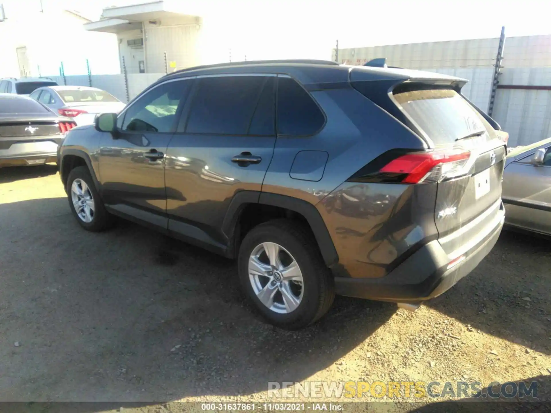 3 Photograph of a damaged car 2T3W1RFV3KW020028 TOYOTA RAV4 2019