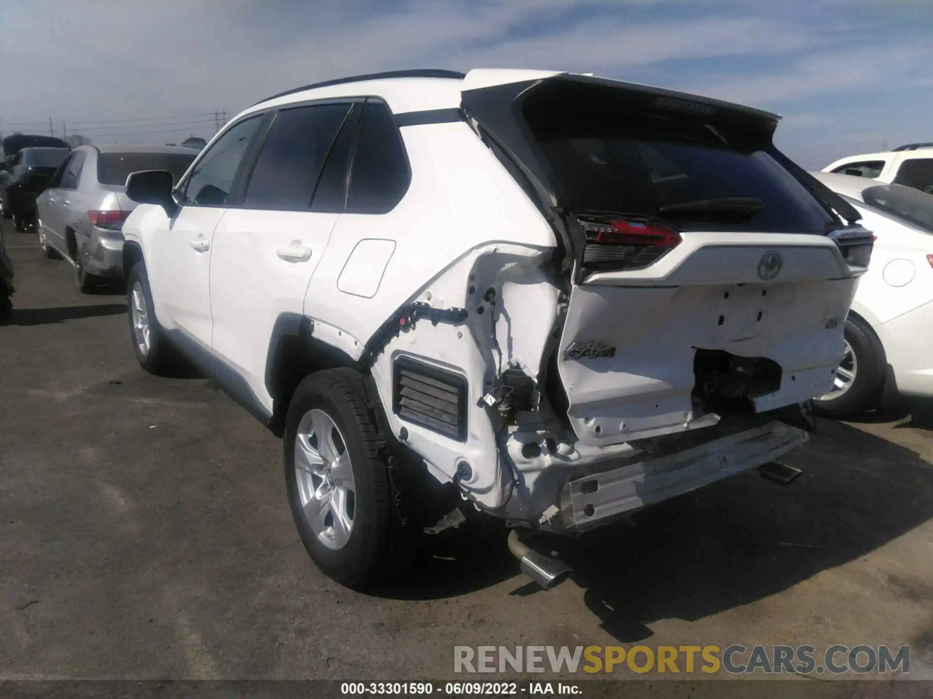 3 Photograph of a damaged car 2T3W1RFV3KW030655 TOYOTA RAV4 2019