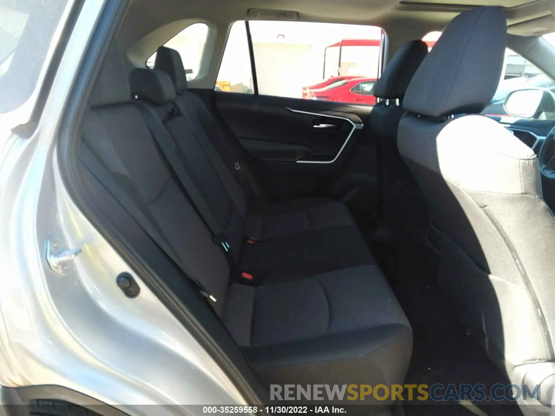8 Photograph of a damaged car 2T3W1RFV3KW038013 TOYOTA RAV4 2019