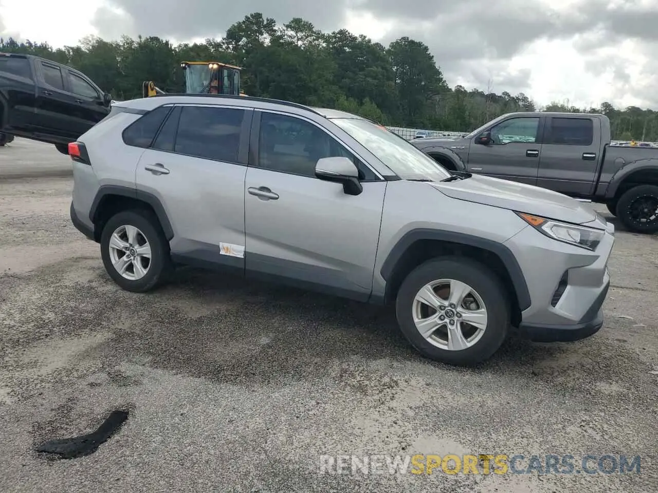 4 Photograph of a damaged car 2T3W1RFV3KW050162 TOYOTA RAV4 2019