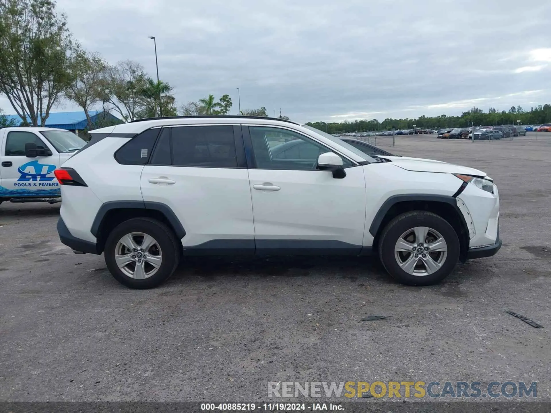 13 Photograph of a damaged car 2T3W1RFV3KW054552 TOYOTA RAV4 2019