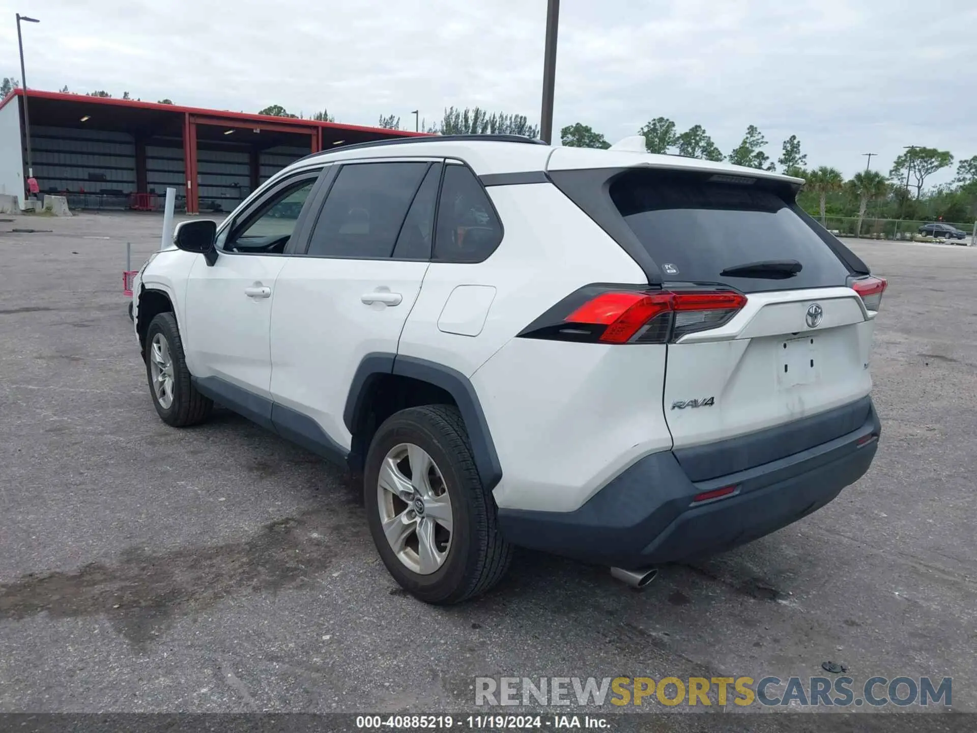 3 Photograph of a damaged car 2T3W1RFV3KW054552 TOYOTA RAV4 2019