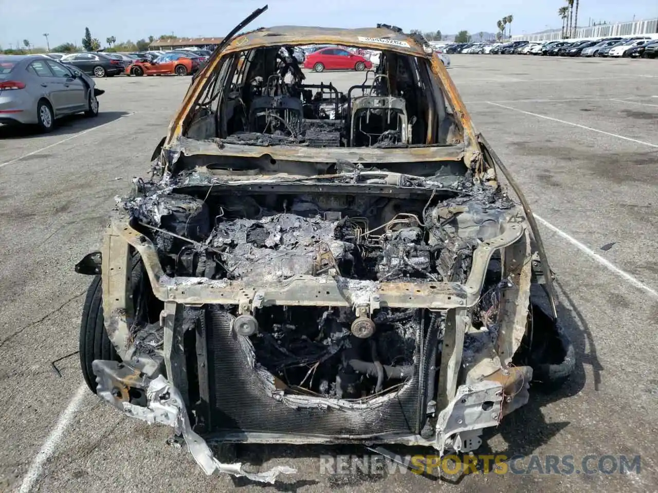 10 Photograph of a damaged car 2T3W1RFV4KC011369 TOYOTA RAV4 2019