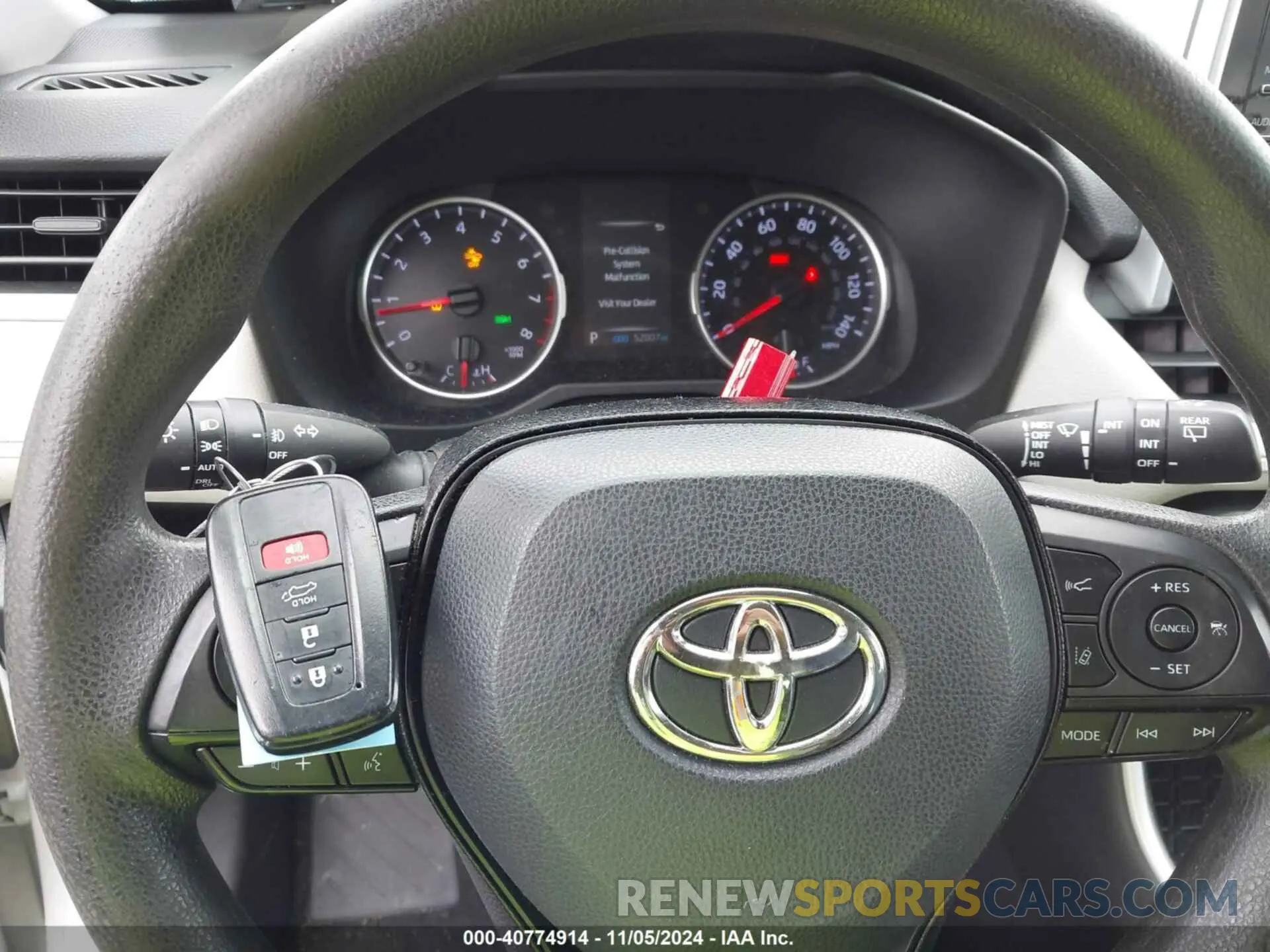11 Photograph of a damaged car 2T3W1RFV4KC022288 TOYOTA RAV4 2019