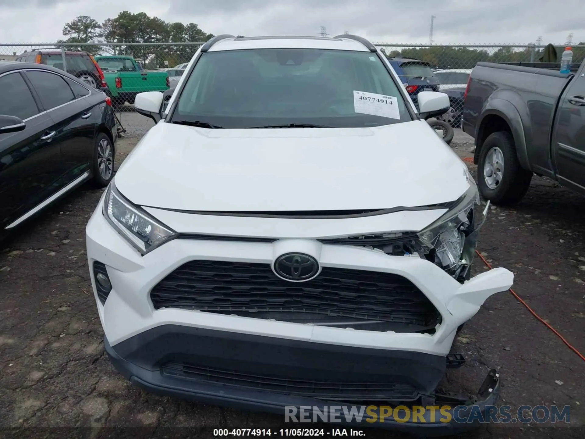 12 Photograph of a damaged car 2T3W1RFV4KC022288 TOYOTA RAV4 2019