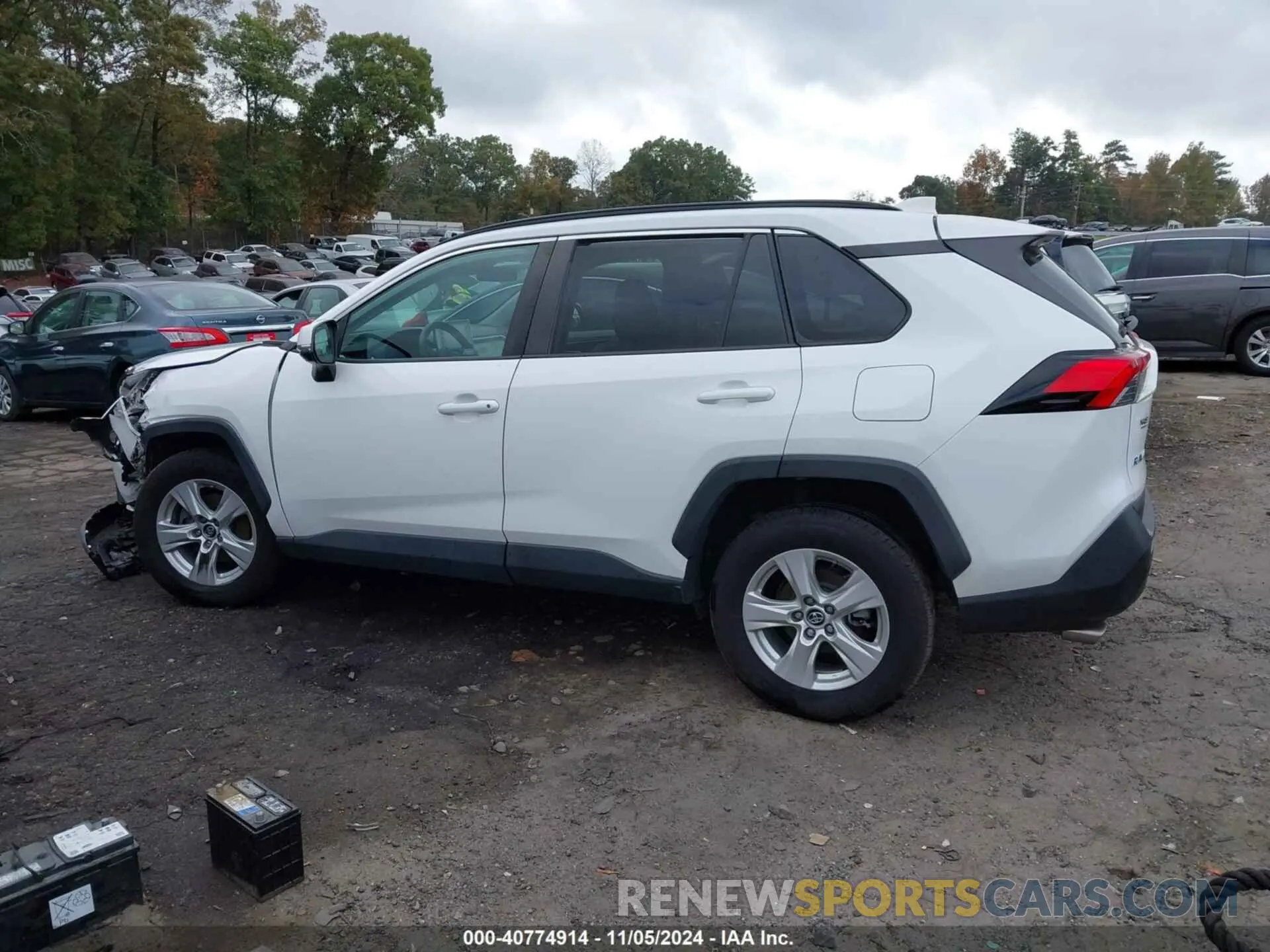 14 Photograph of a damaged car 2T3W1RFV4KC022288 TOYOTA RAV4 2019
