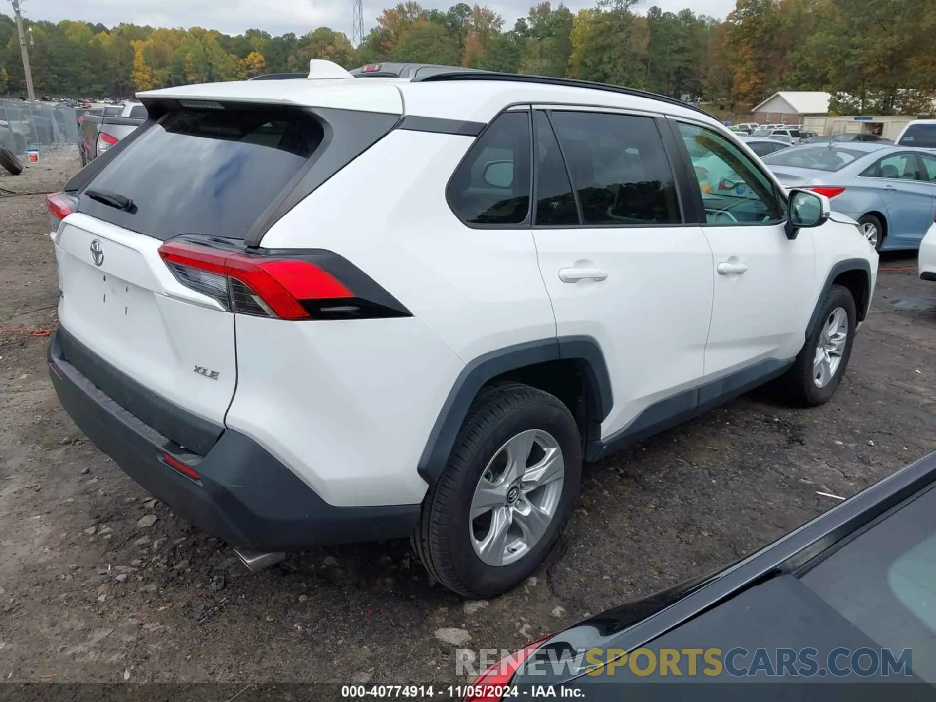 4 Photograph of a damaged car 2T3W1RFV4KC022288 TOYOTA RAV4 2019
