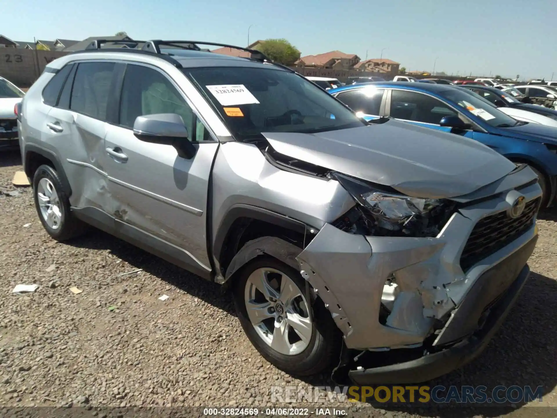 1 Photograph of a damaged car 2T3W1RFV4KC024476 TOYOTA RAV4 2019