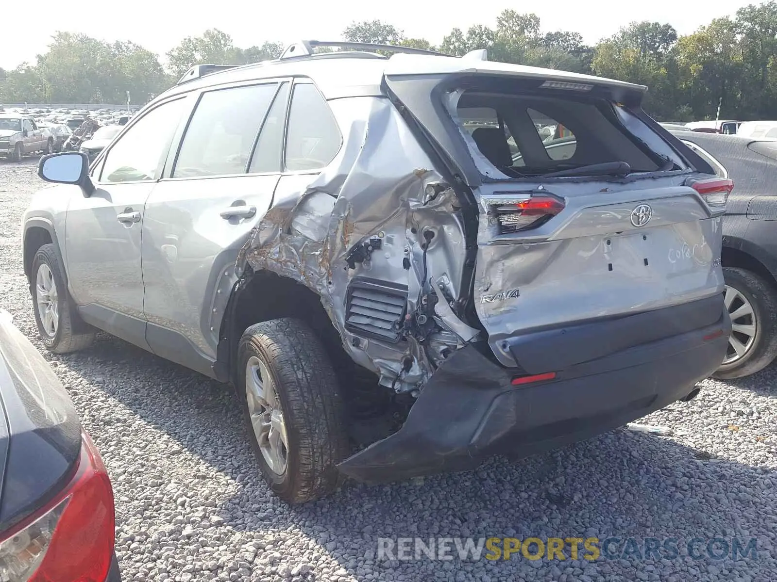 3 Photograph of a damaged car 2T3W1RFV4KW004081 TOYOTA RAV4 2019