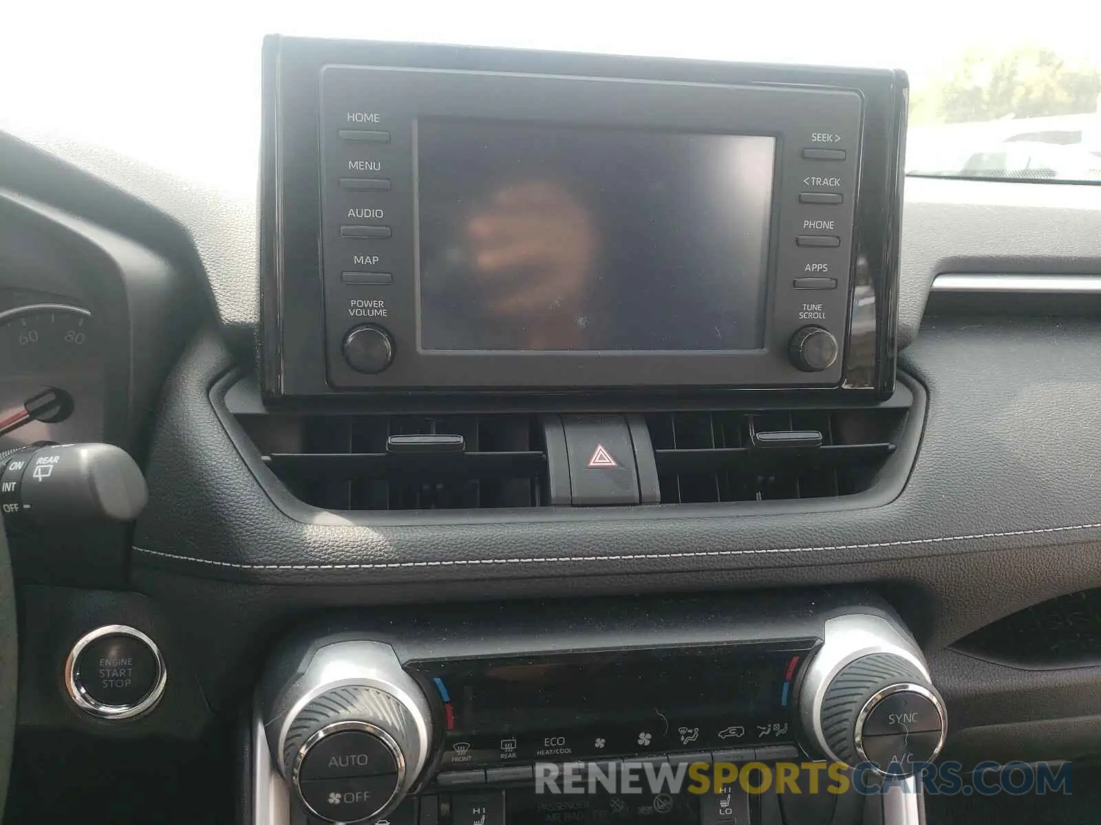 9 Photograph of a damaged car 2T3W1RFV4KW004095 TOYOTA RAV4 2019