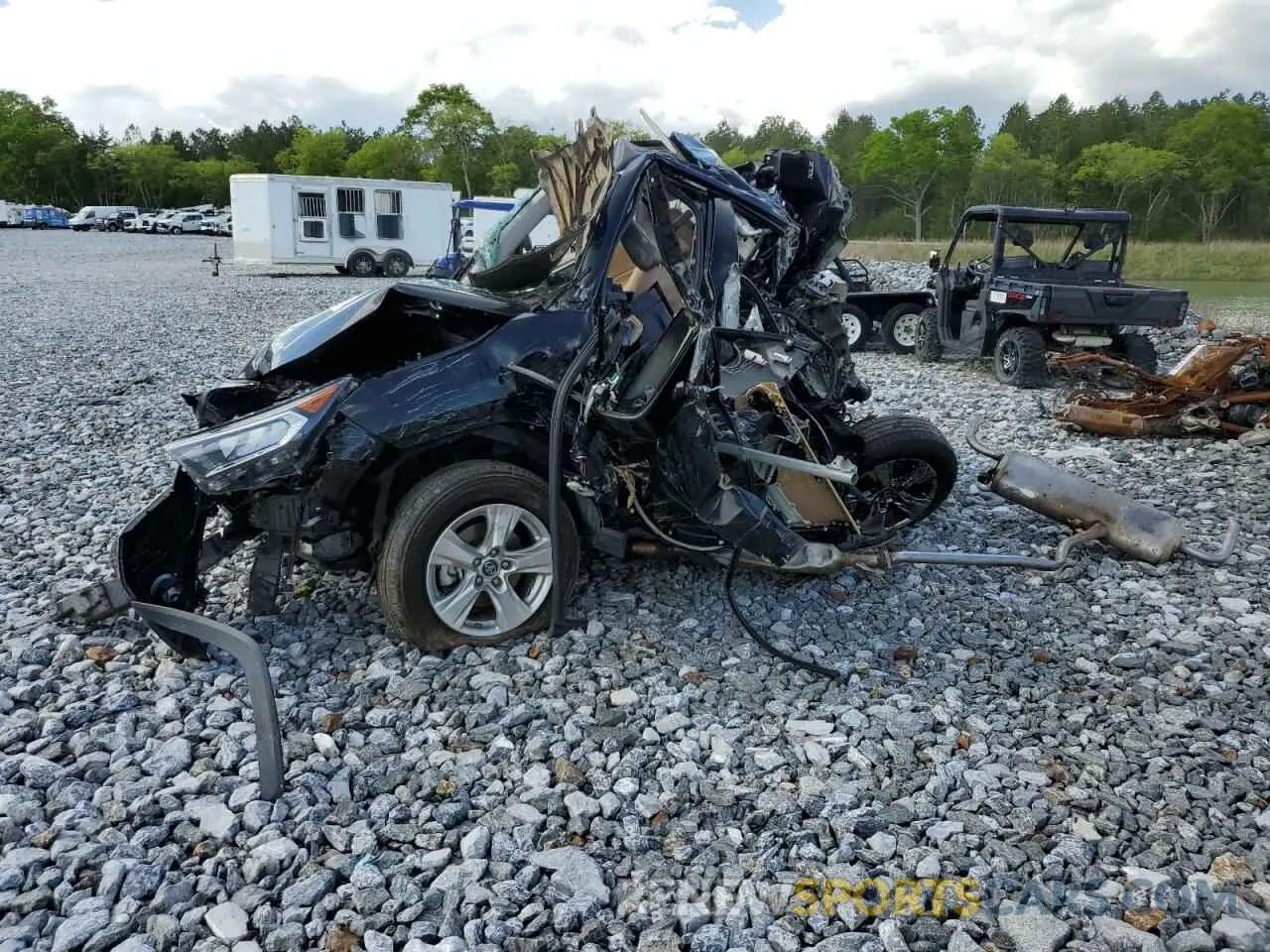 1 Photograph of a damaged car 2T3W1RFV4KW004470 TOYOTA RAV4 2019