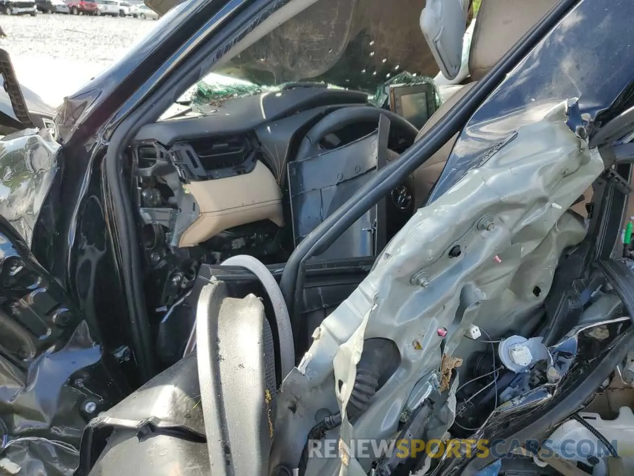 8 Photograph of a damaged car 2T3W1RFV4KW004470 TOYOTA RAV4 2019