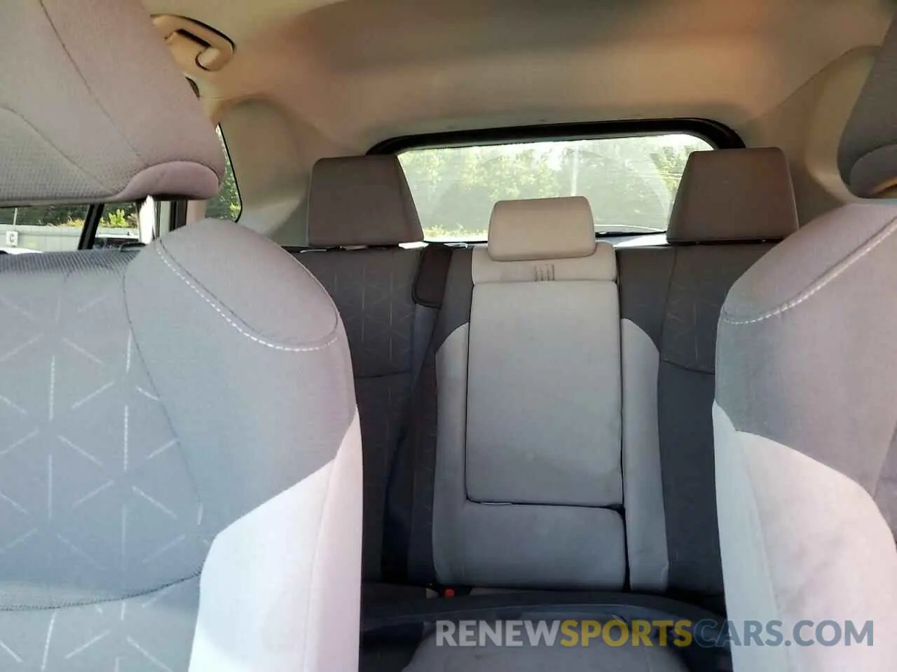 10 Photograph of a damaged car 2T3W1RFV4KW011788 TOYOTA RAV4 2019