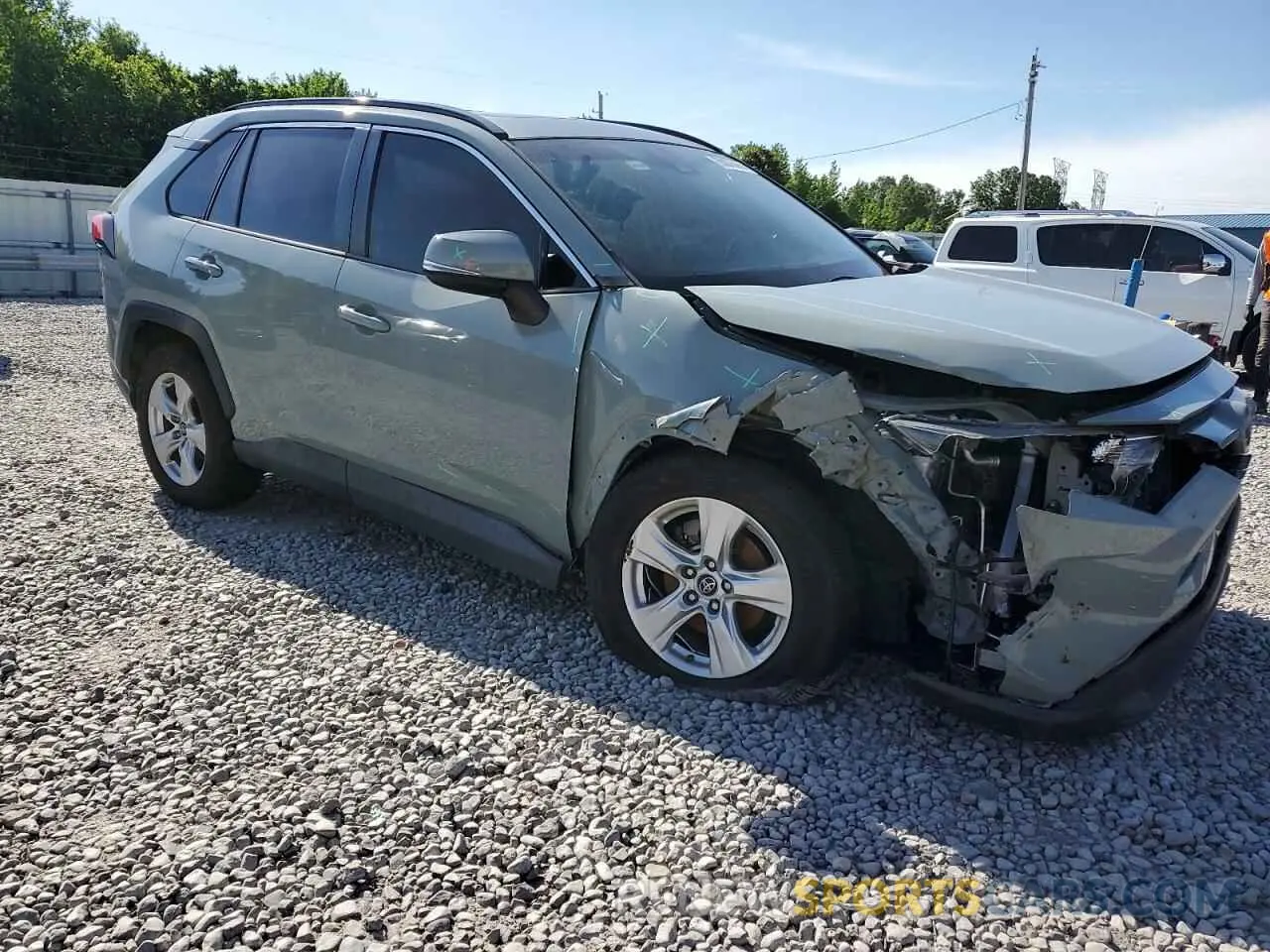 4 Photograph of a damaged car 2T3W1RFV4KW011788 TOYOTA RAV4 2019