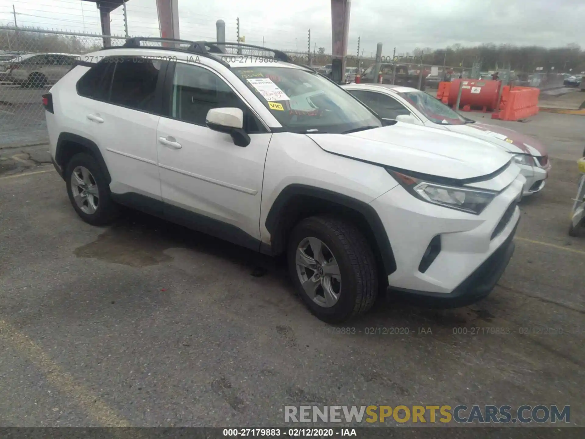 1 Photograph of a damaged car 2T3W1RFV4KW011791 TOYOTA RAV4 2019