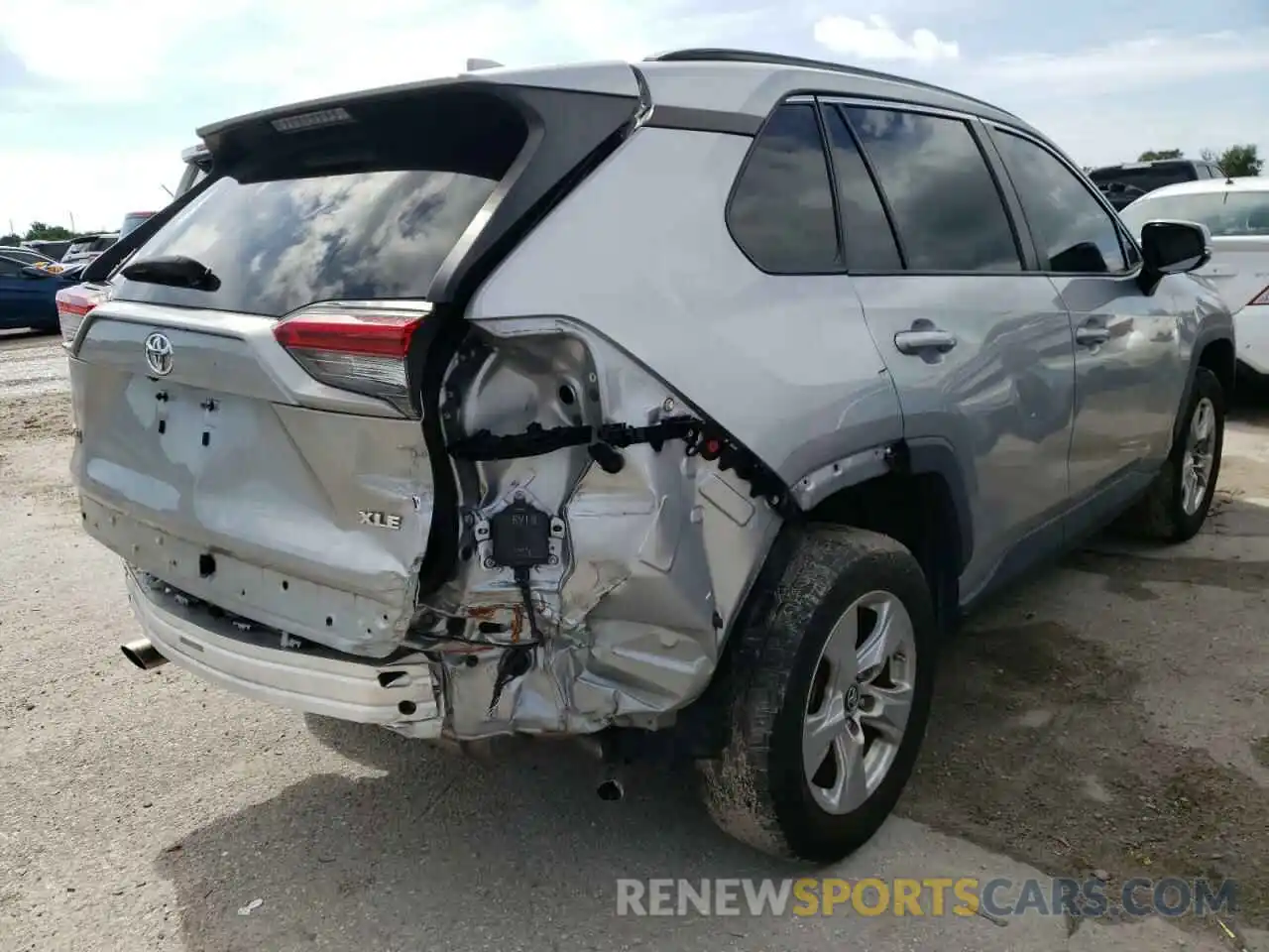 4 Photograph of a damaged car 2T3W1RFV4KW014481 TOYOTA RAV4 2019