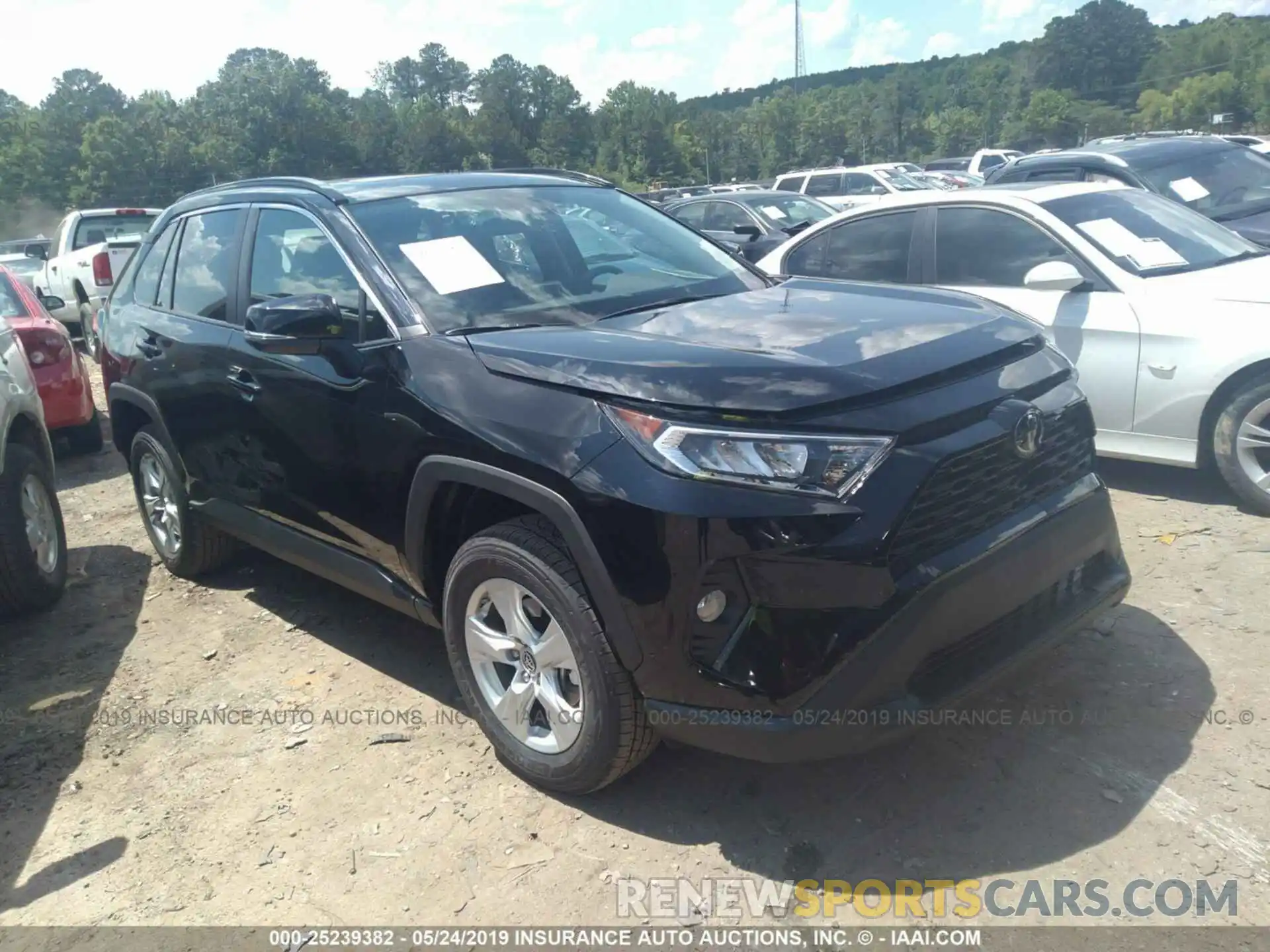 1 Photograph of a damaged car 2T3W1RFV4KW015128 TOYOTA RAV4 2019