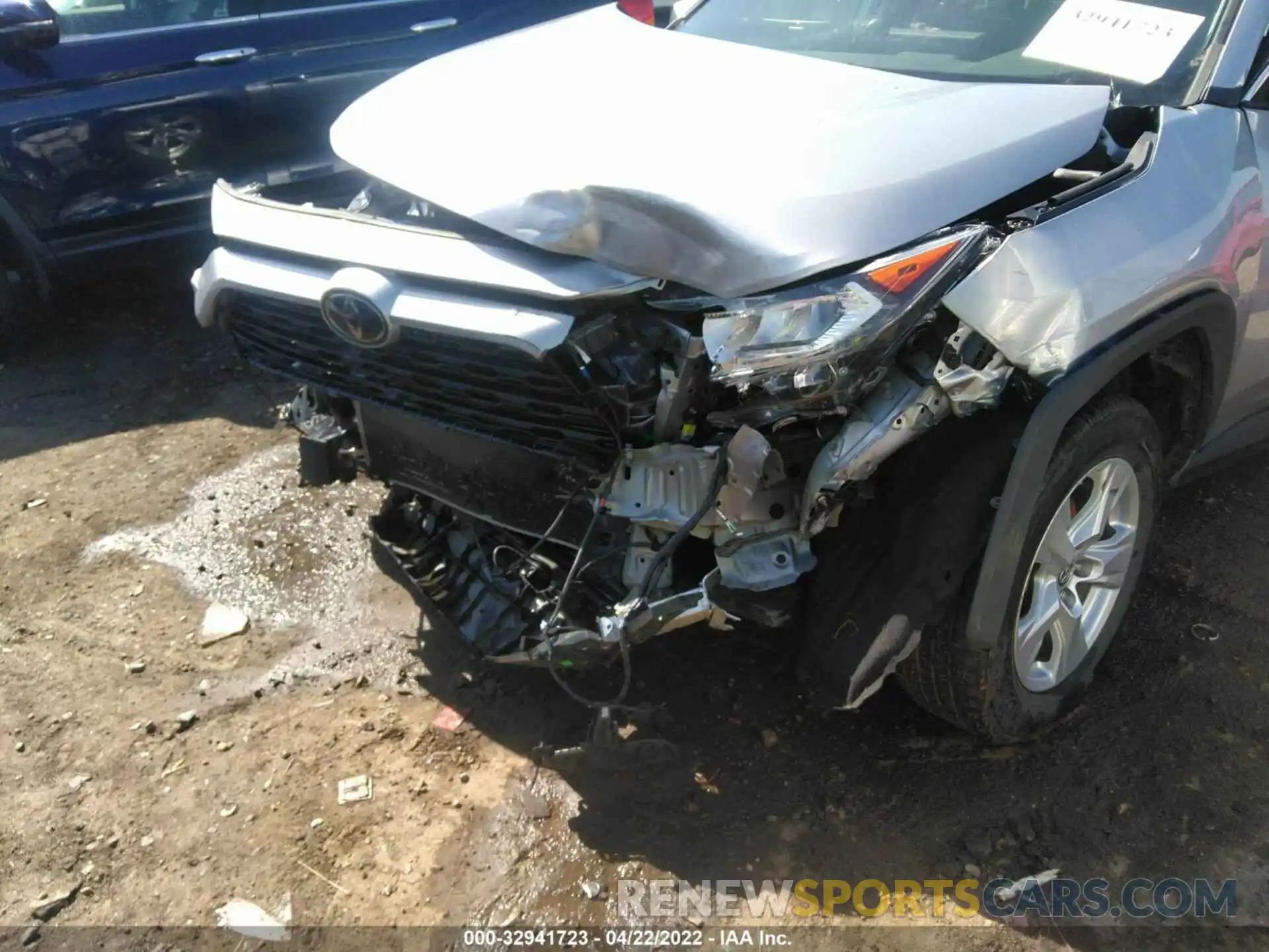 6 Photograph of a damaged car 2T3W1RFV4KW019146 TOYOTA RAV4 2019