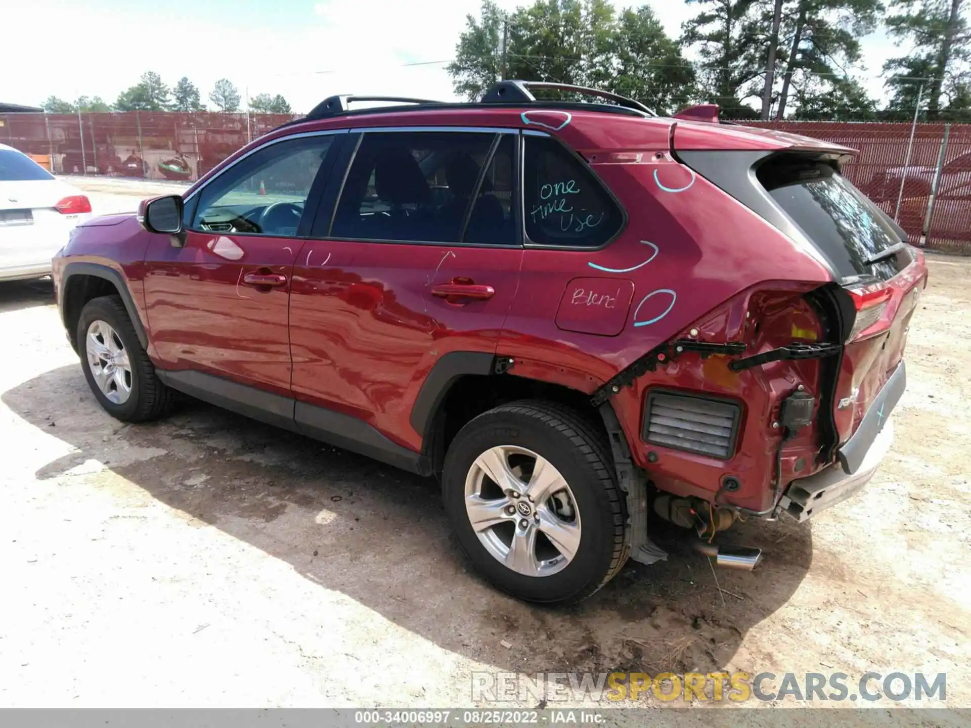 3 Photograph of a damaged car 2T3W1RFV4KW020264 TOYOTA RAV4 2019