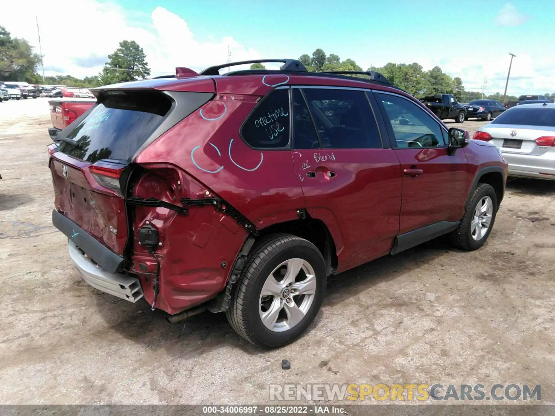 4 Photograph of a damaged car 2T3W1RFV4KW020264 TOYOTA RAV4 2019