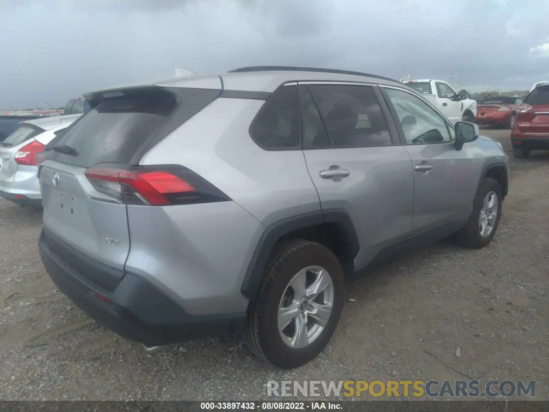 4 Photograph of a damaged car 2T3W1RFV4KW026677 TOYOTA RAV4 2019