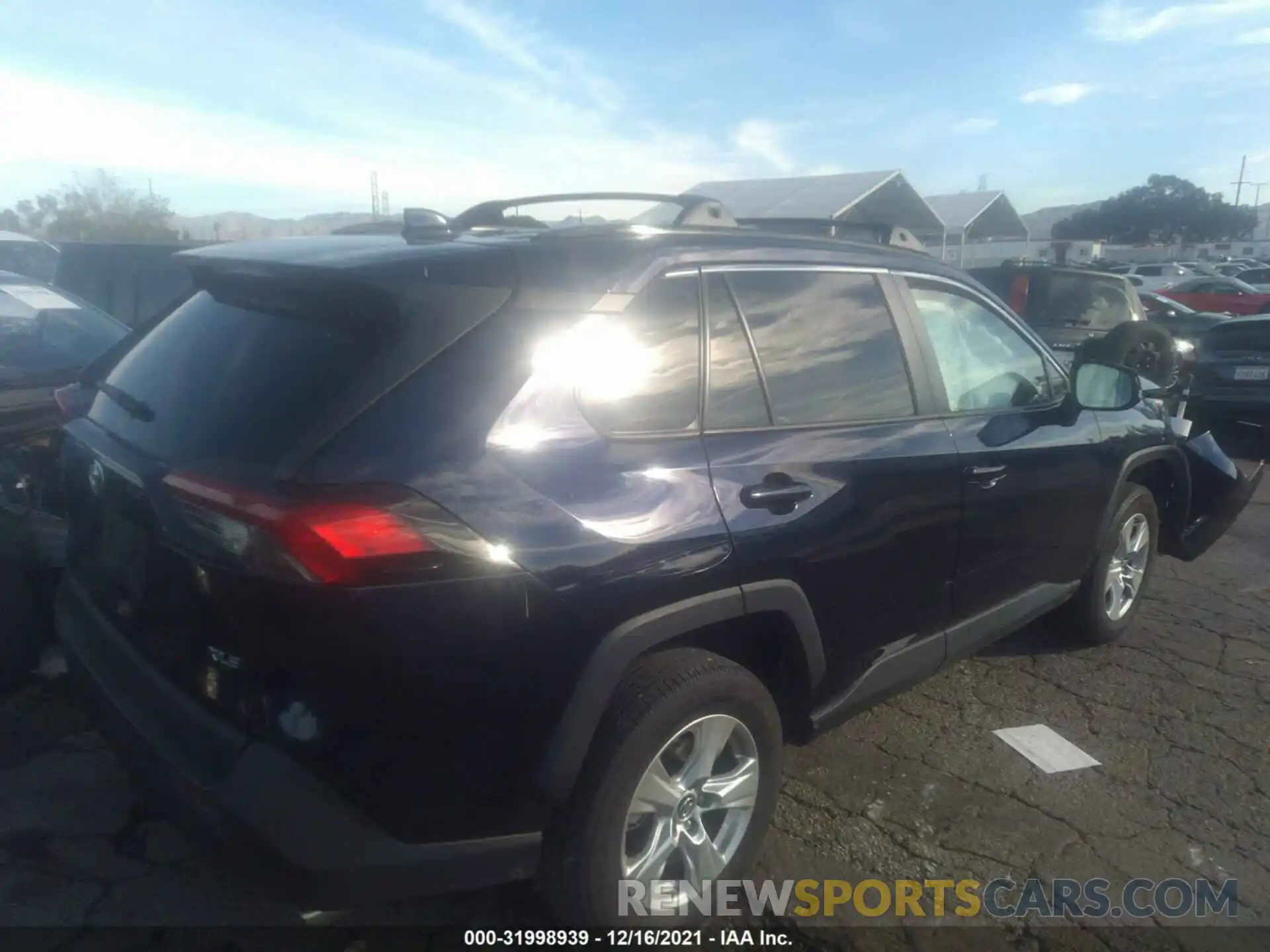 4 Photograph of a damaged car 2T3W1RFV4KW028767 TOYOTA RAV4 2019