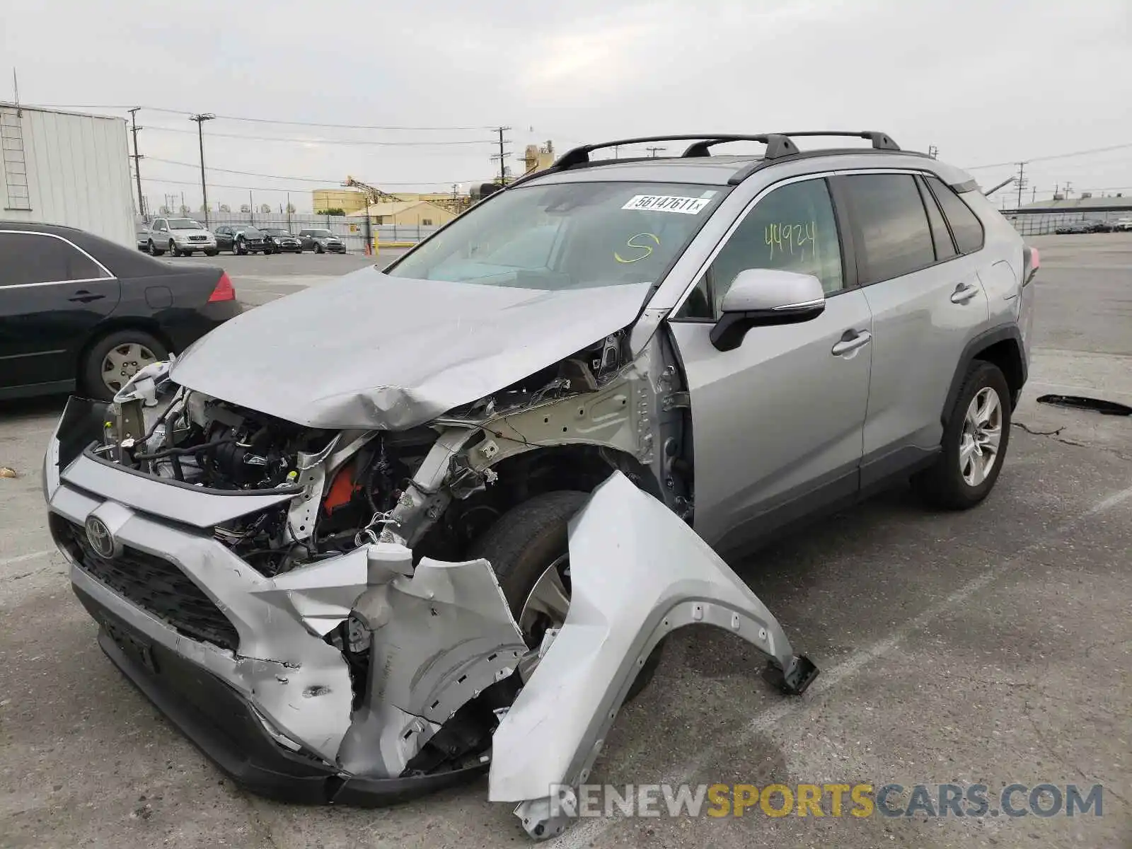 2 Photograph of a damaged car 2T3W1RFV4KW029191 TOYOTA RAV4 2019