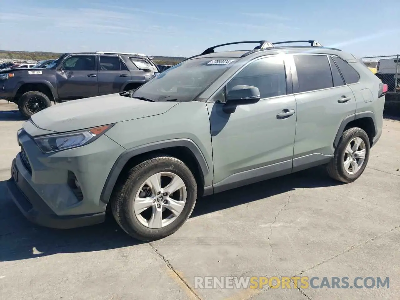 1 Photograph of a damaged car 2T3W1RFV4KW032432 TOYOTA RAV4 2019
