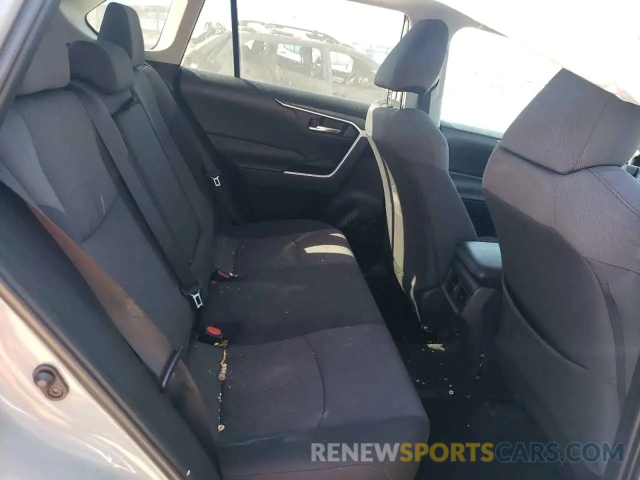 11 Photograph of a damaged car 2T3W1RFV4KW032432 TOYOTA RAV4 2019