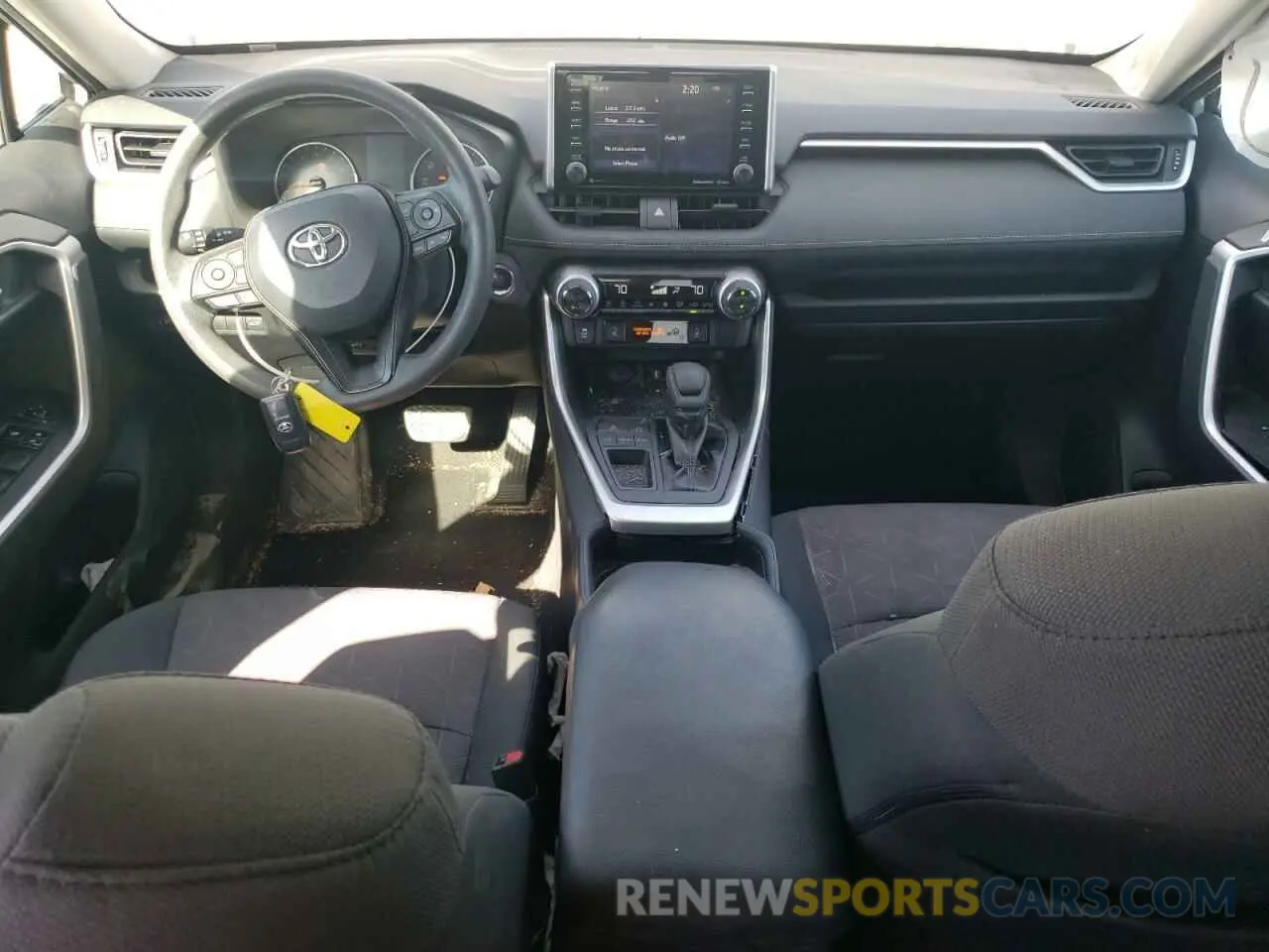 8 Photograph of a damaged car 2T3W1RFV4KW032432 TOYOTA RAV4 2019