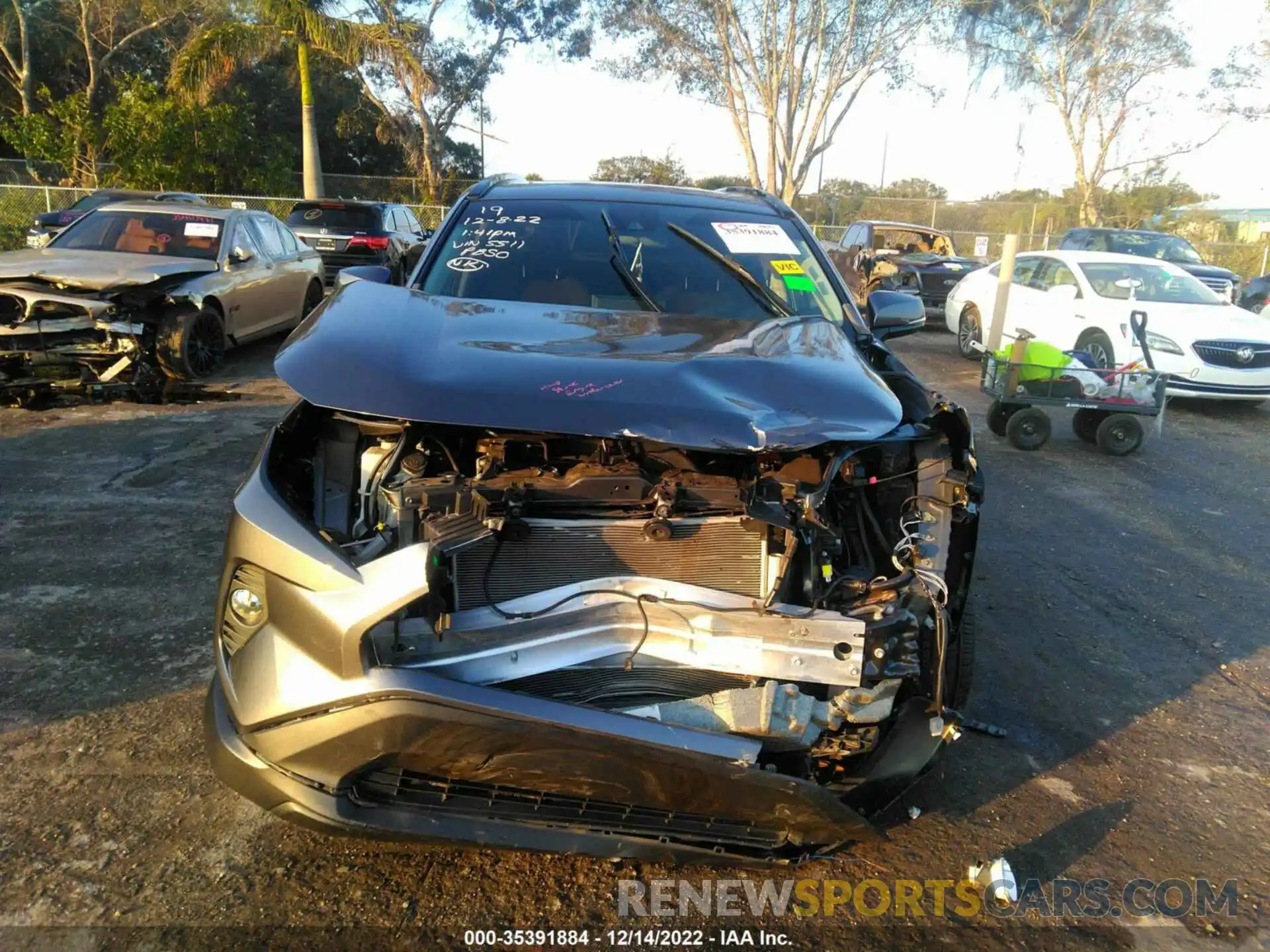 6 Photograph of a damaged car 2T3W1RFV4KW035511 TOYOTA RAV4 2019