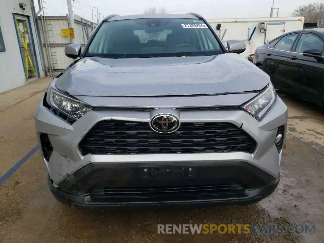 5 Photograph of a damaged car 2T3W1RFV4KW040563 TOYOTA RAV4 2019