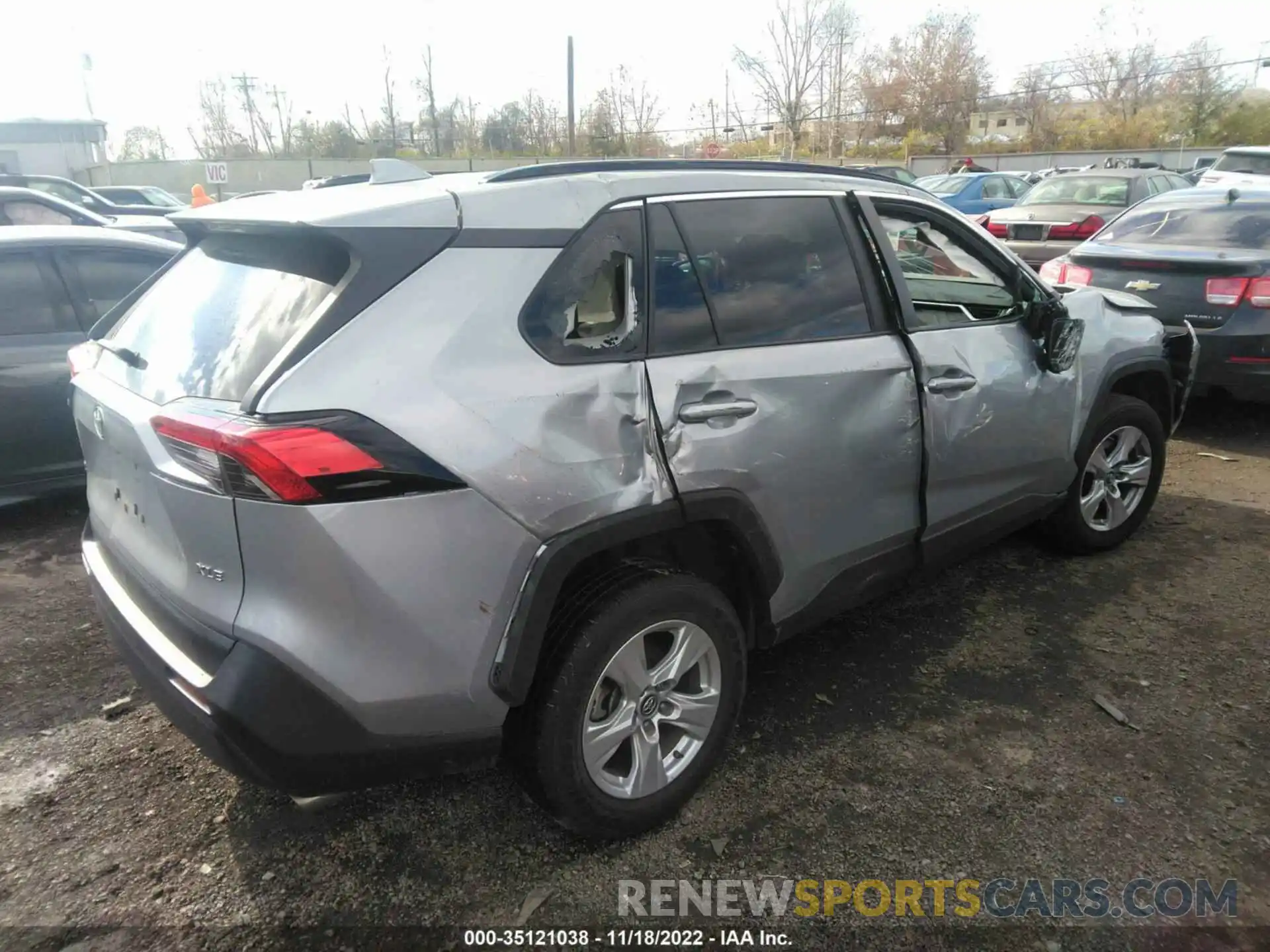 4 Photograph of a damaged car 2T3W1RFV4KW044001 TOYOTA RAV4 2019