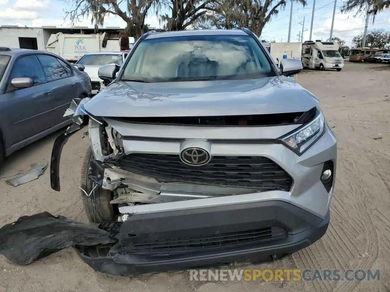 5 Photograph of a damaged car 2T3W1RFV4KW047741 TOYOTA RAV4 2019