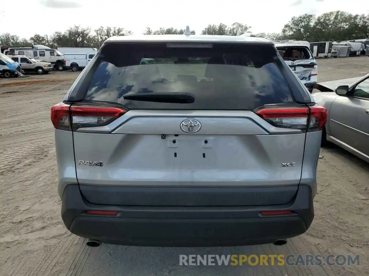 6 Photograph of a damaged car 2T3W1RFV4KW047741 TOYOTA RAV4 2019