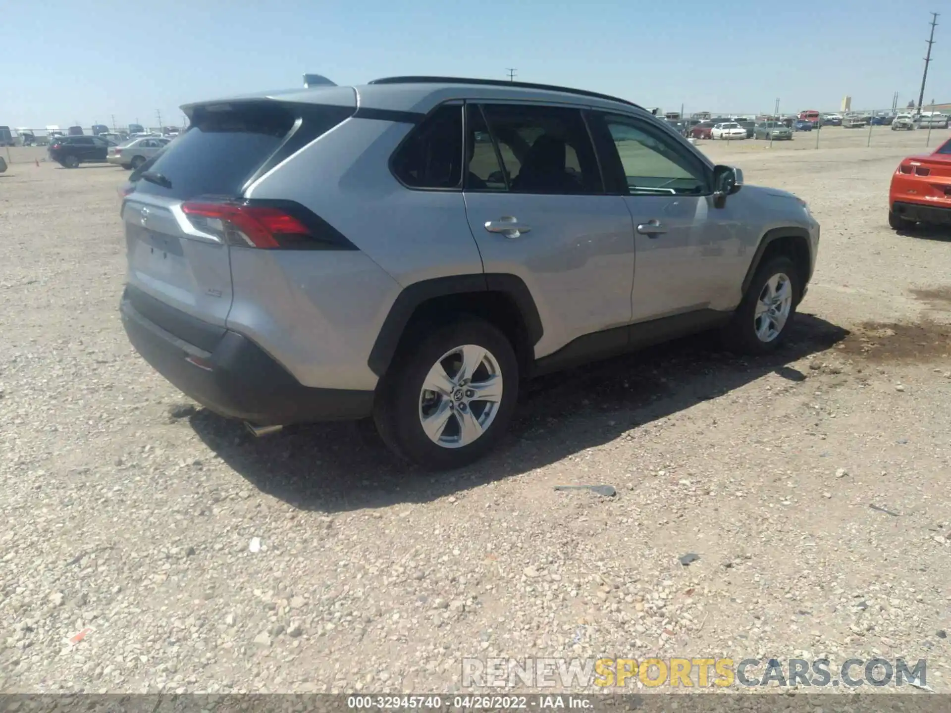 4 Photograph of a damaged car 2T3W1RFV5KC016726 TOYOTA RAV4 2019