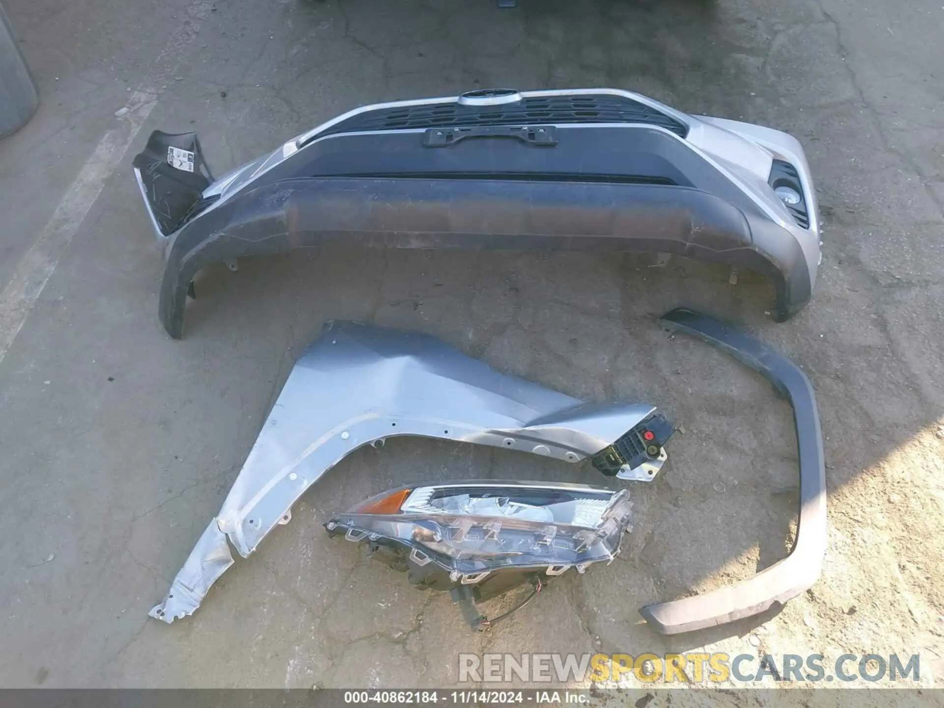 12 Photograph of a damaged car 2T3W1RFV5KC027760 TOYOTA RAV4 2019