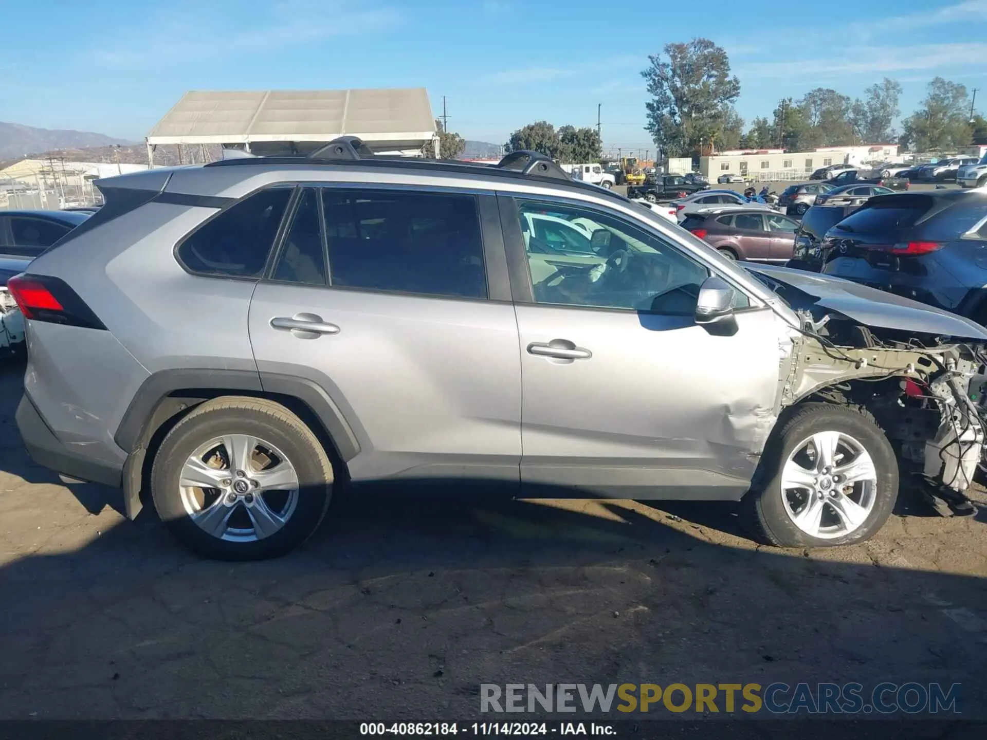 14 Photograph of a damaged car 2T3W1RFV5KC027760 TOYOTA RAV4 2019