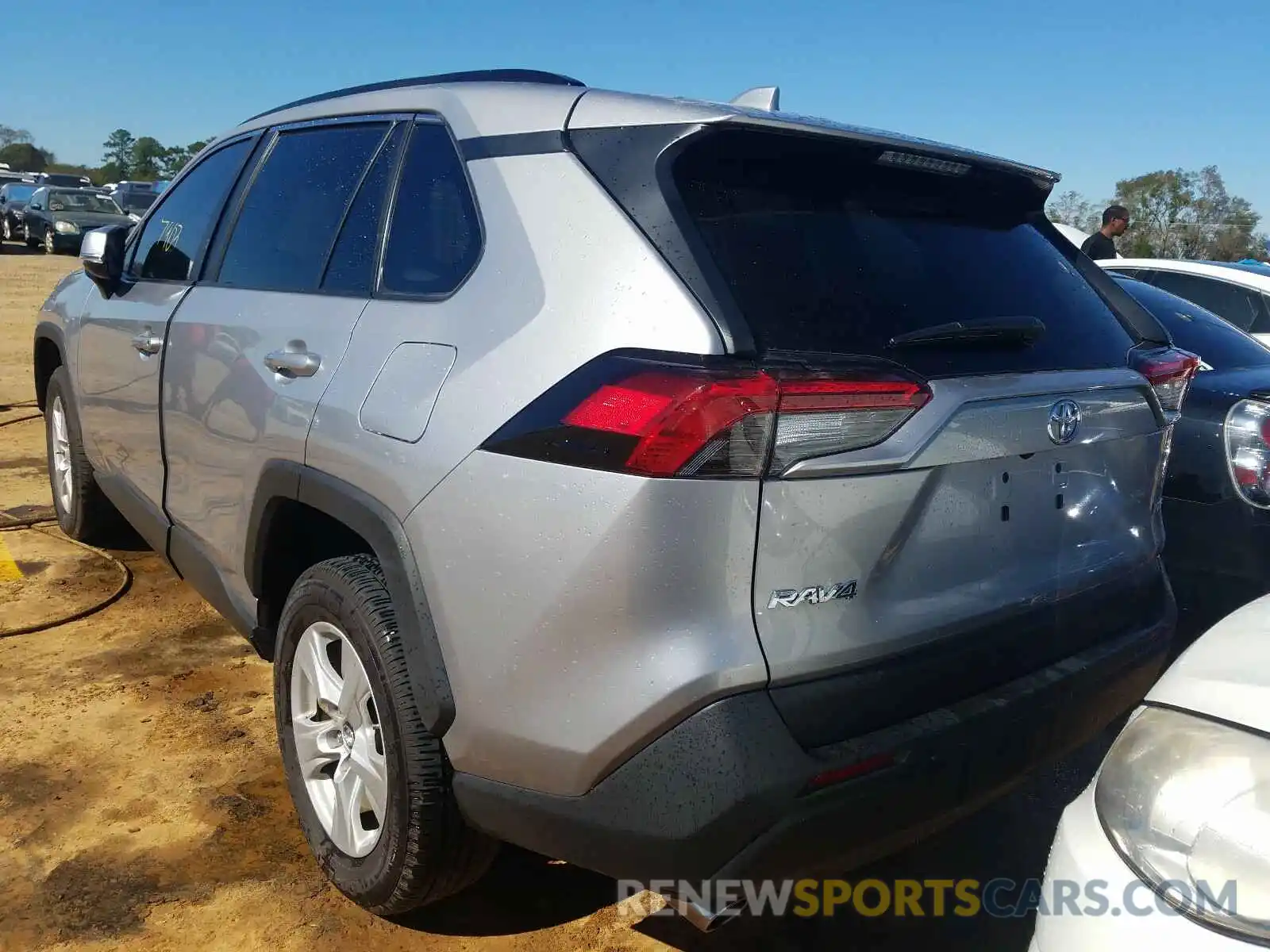 3 Photograph of a damaged car 2T3W1RFV5KC032280 TOYOTA RAV4 2019