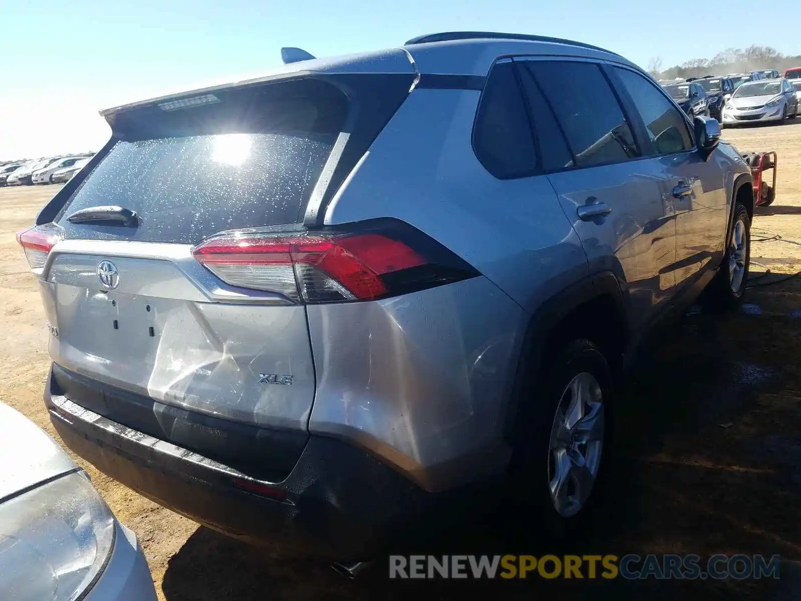 4 Photograph of a damaged car 2T3W1RFV5KC032280 TOYOTA RAV4 2019